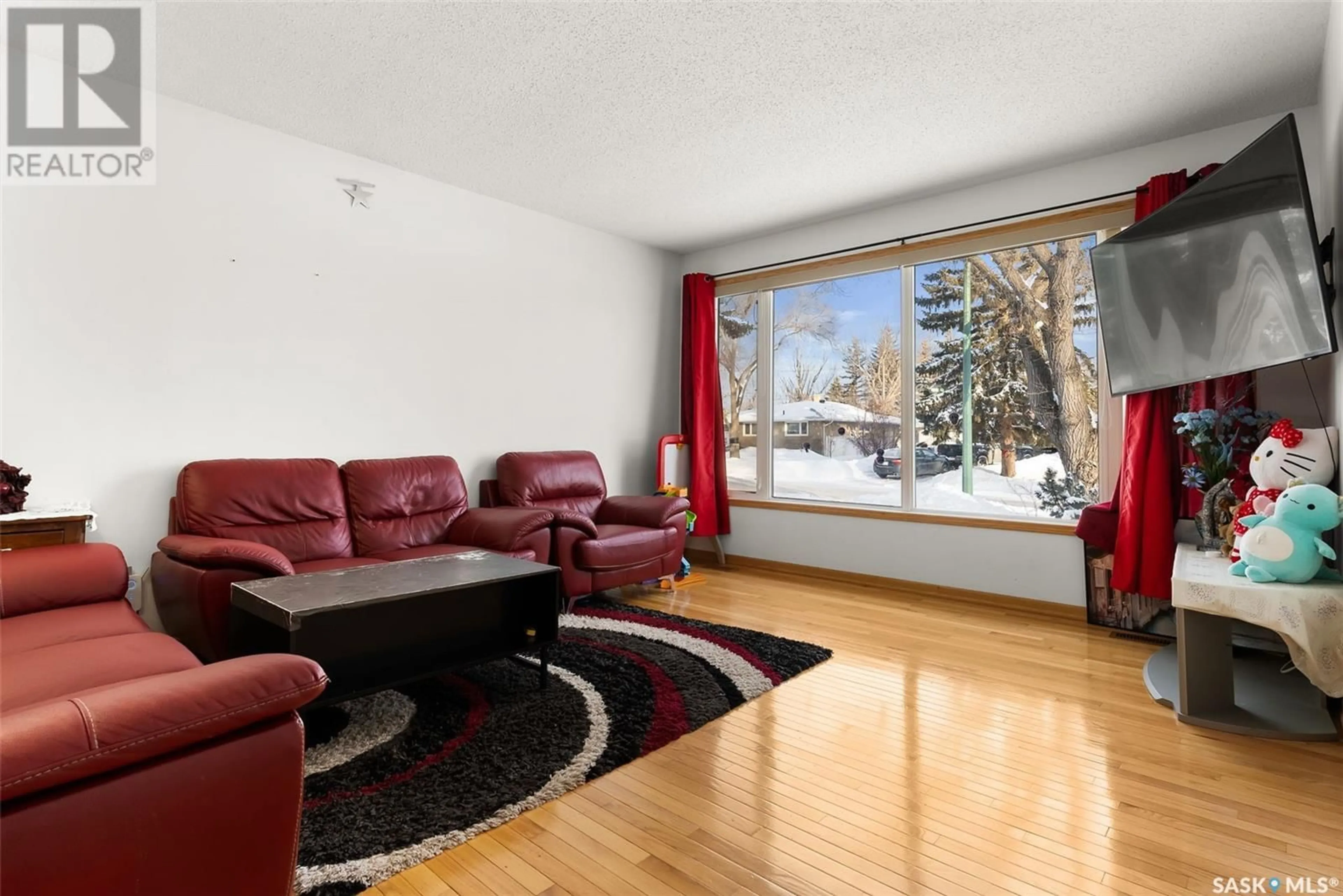 Living room with furniture, unknown for 13 Procter PLACE, Regina Saskatchewan S4S4E9