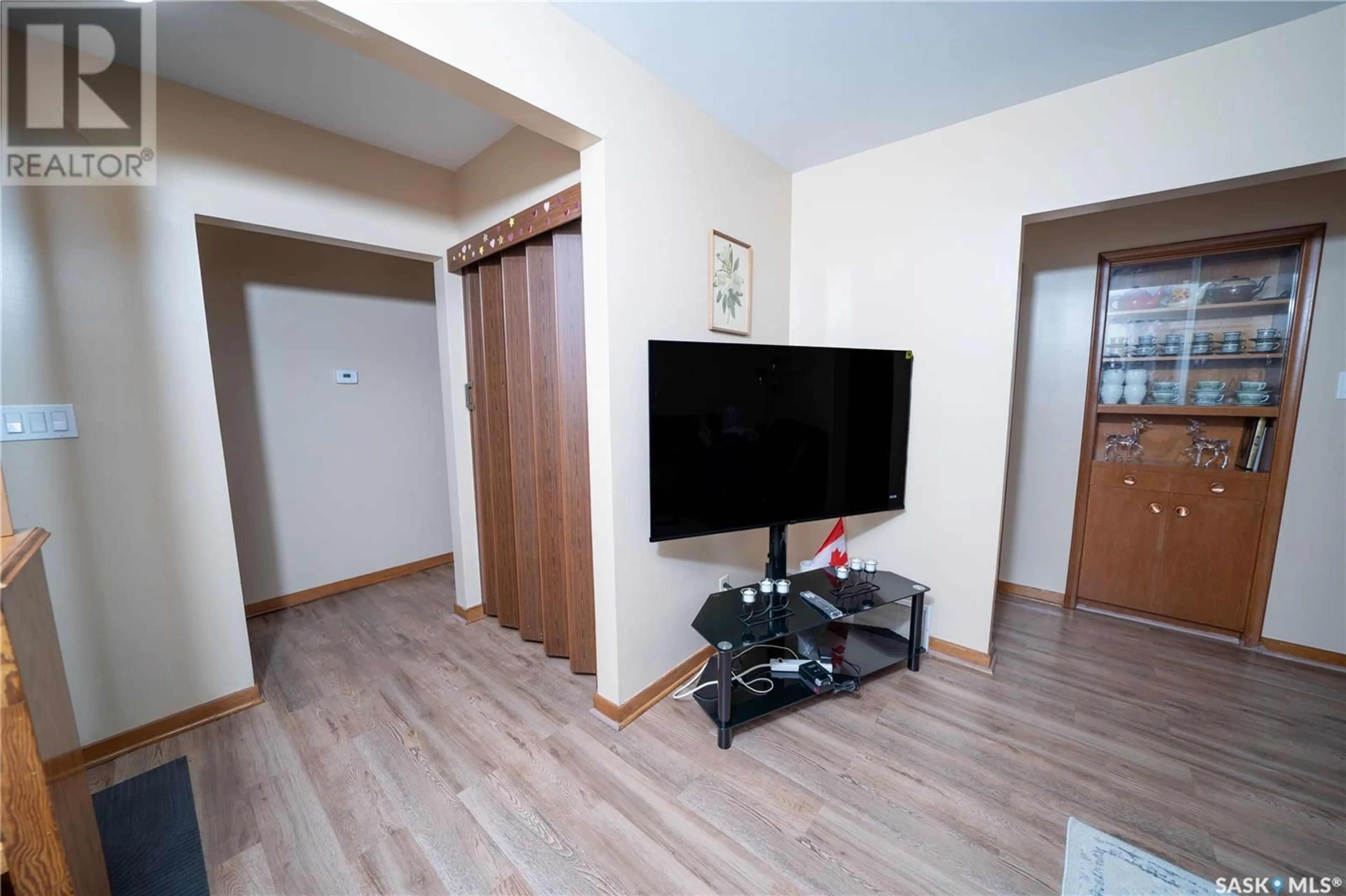 A pic of a room for 1037 Campbell STREET, Regina Saskatchewan S4T5P5