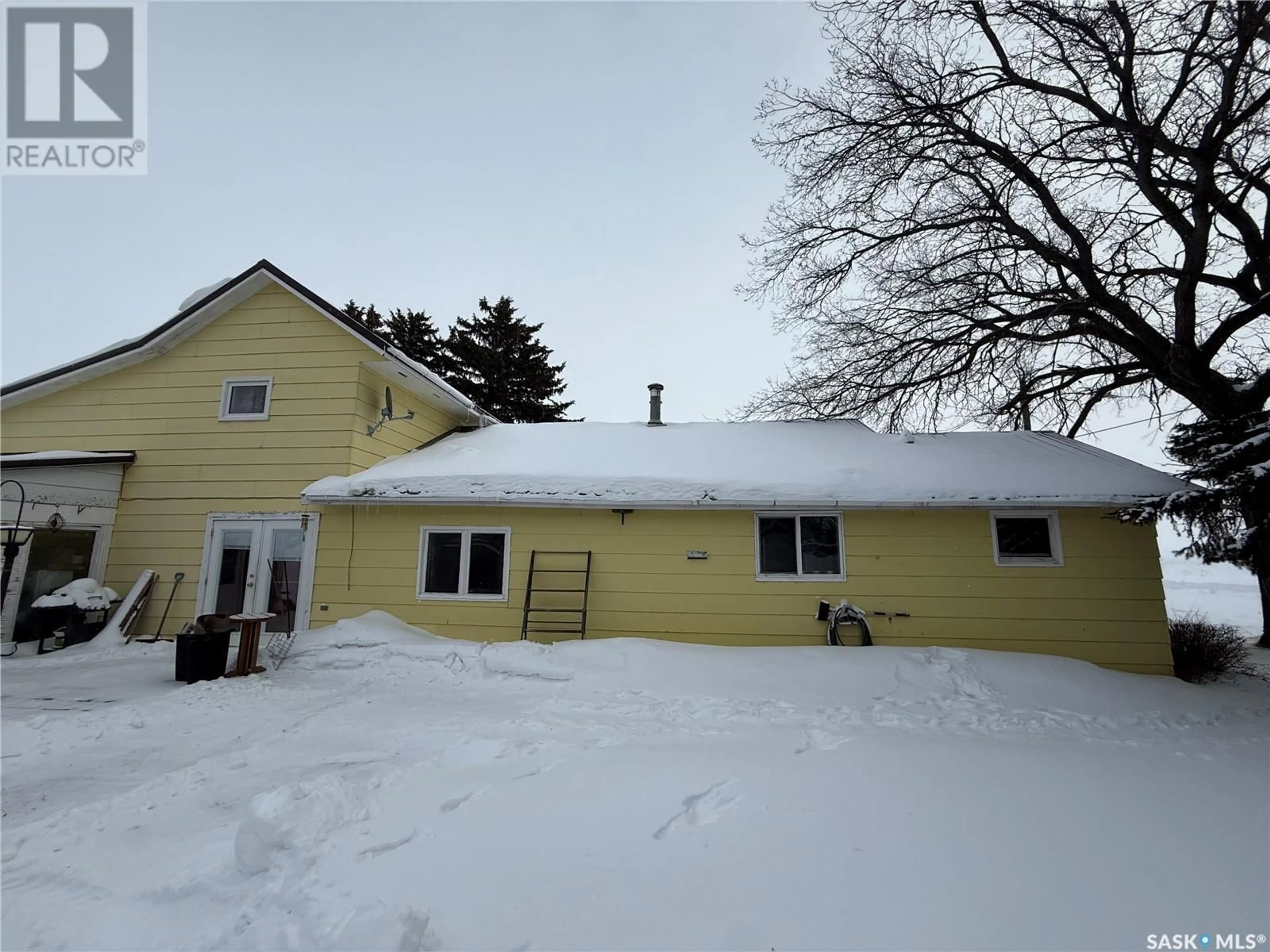 A pic from outside/outdoor area/front of a property/back of a property/a pic from drone, street for . Railway AVENUE, Gladmar Saskatchewan S0C1A0