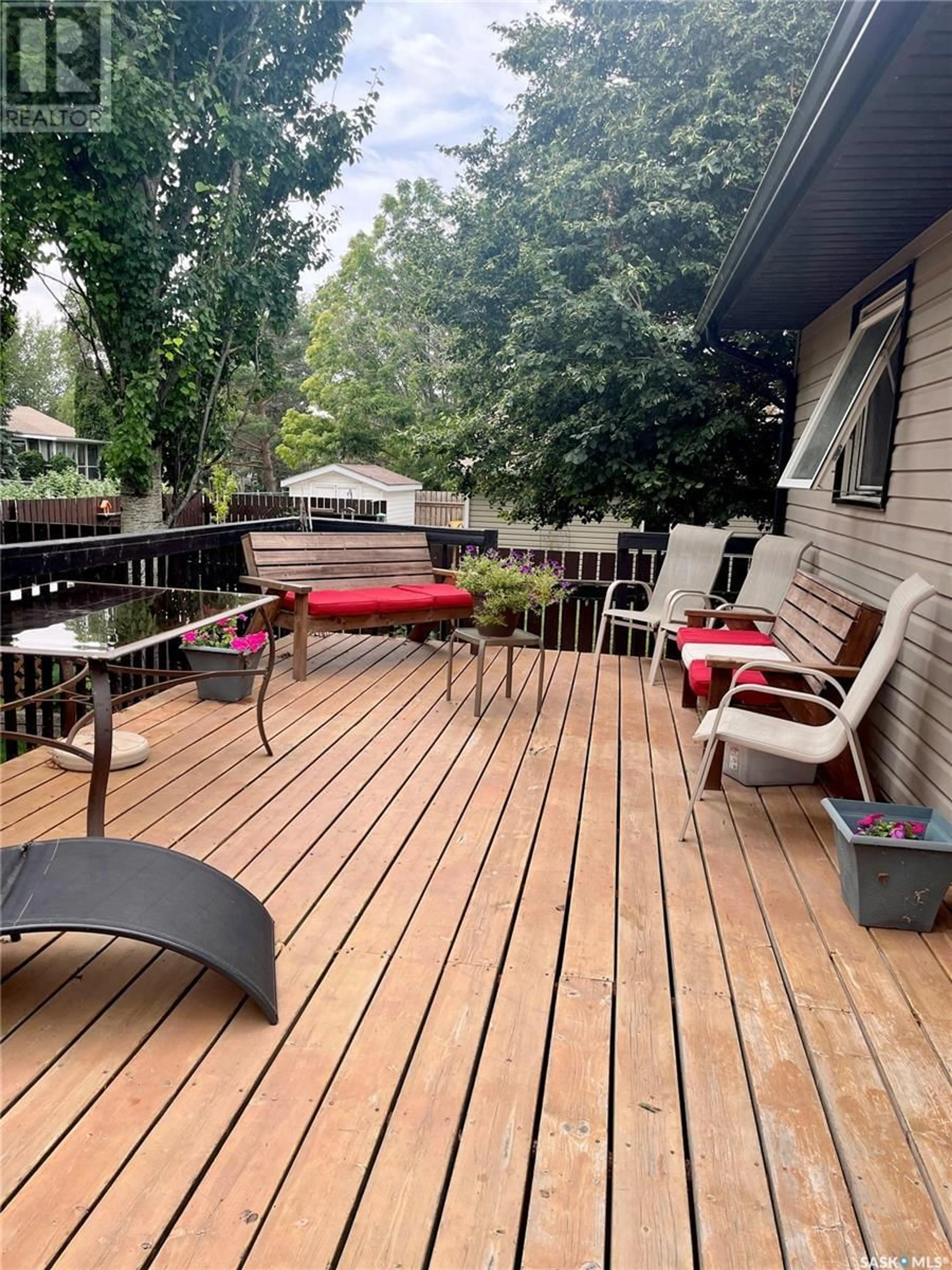 Open concept kitchen, ceramic/tile floor for 22 REID CRESCENT, Outlook Saskatchewan S0L2N0