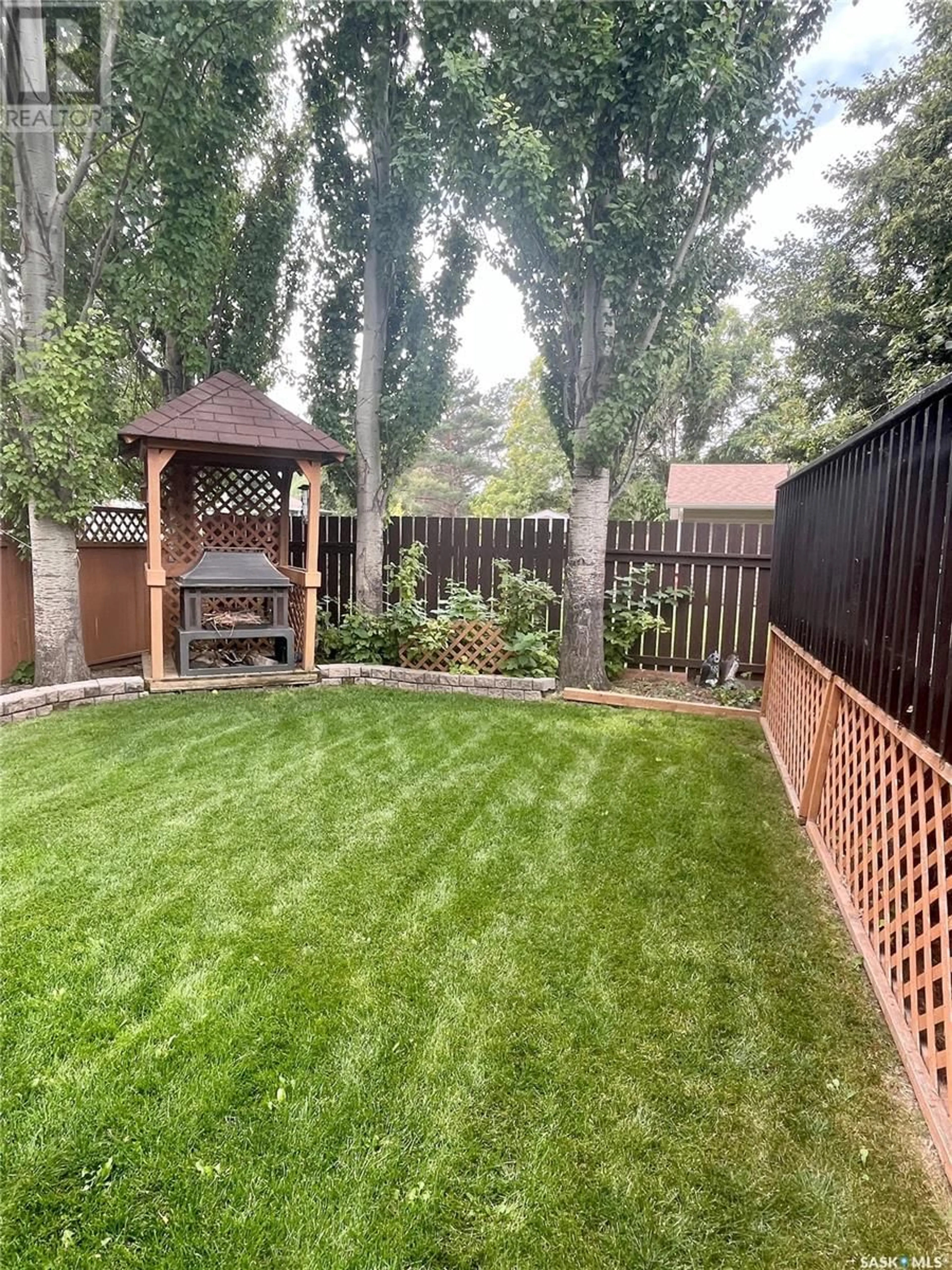 Open concept kitchen, ceramic/tile floor for 22 REID CRESCENT, Outlook Saskatchewan S0L2N0
