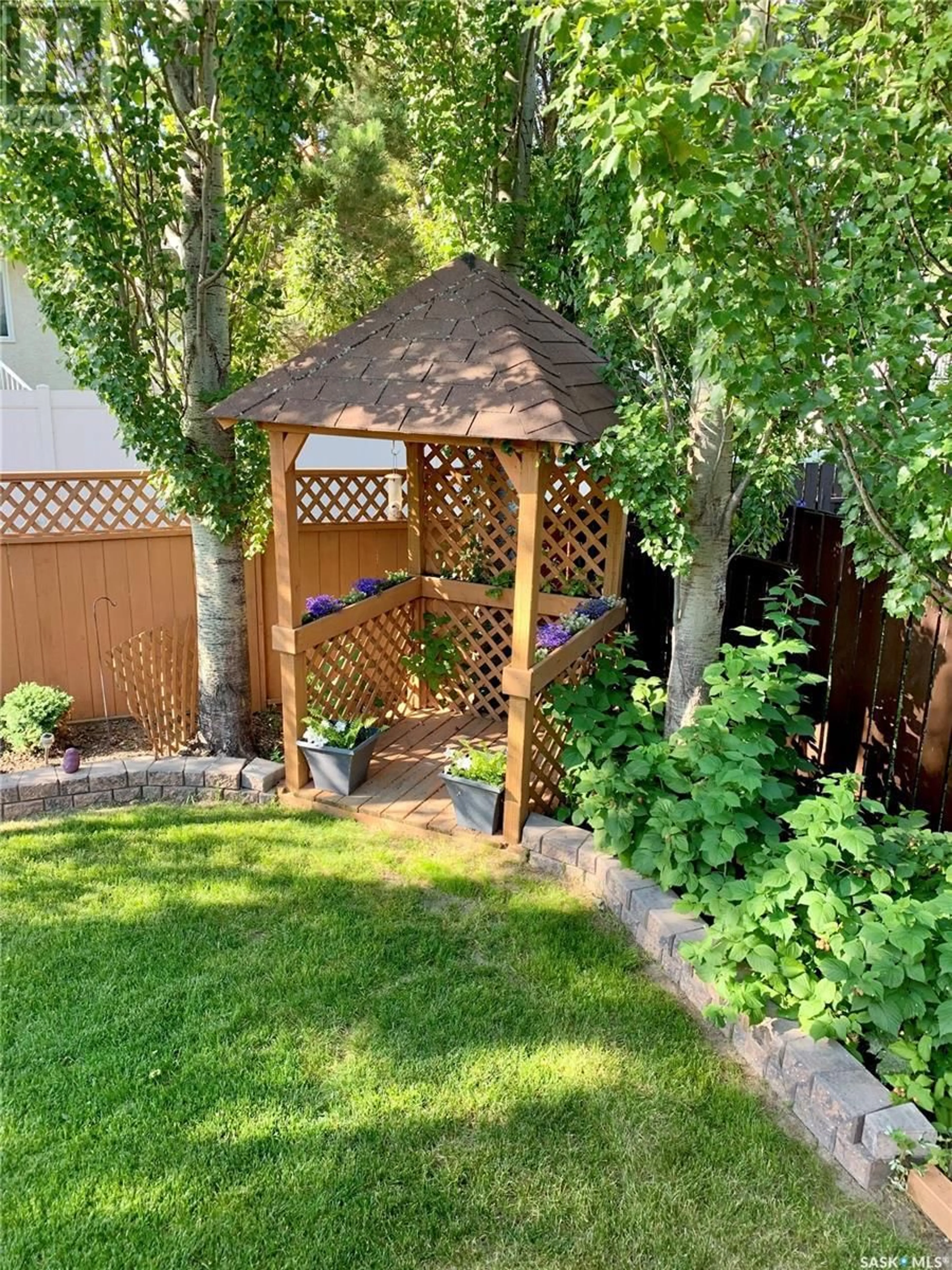 Open concept kitchen, ceramic/tile floor for 22 REID CRESCENT, Outlook Saskatchewan S0L2N0