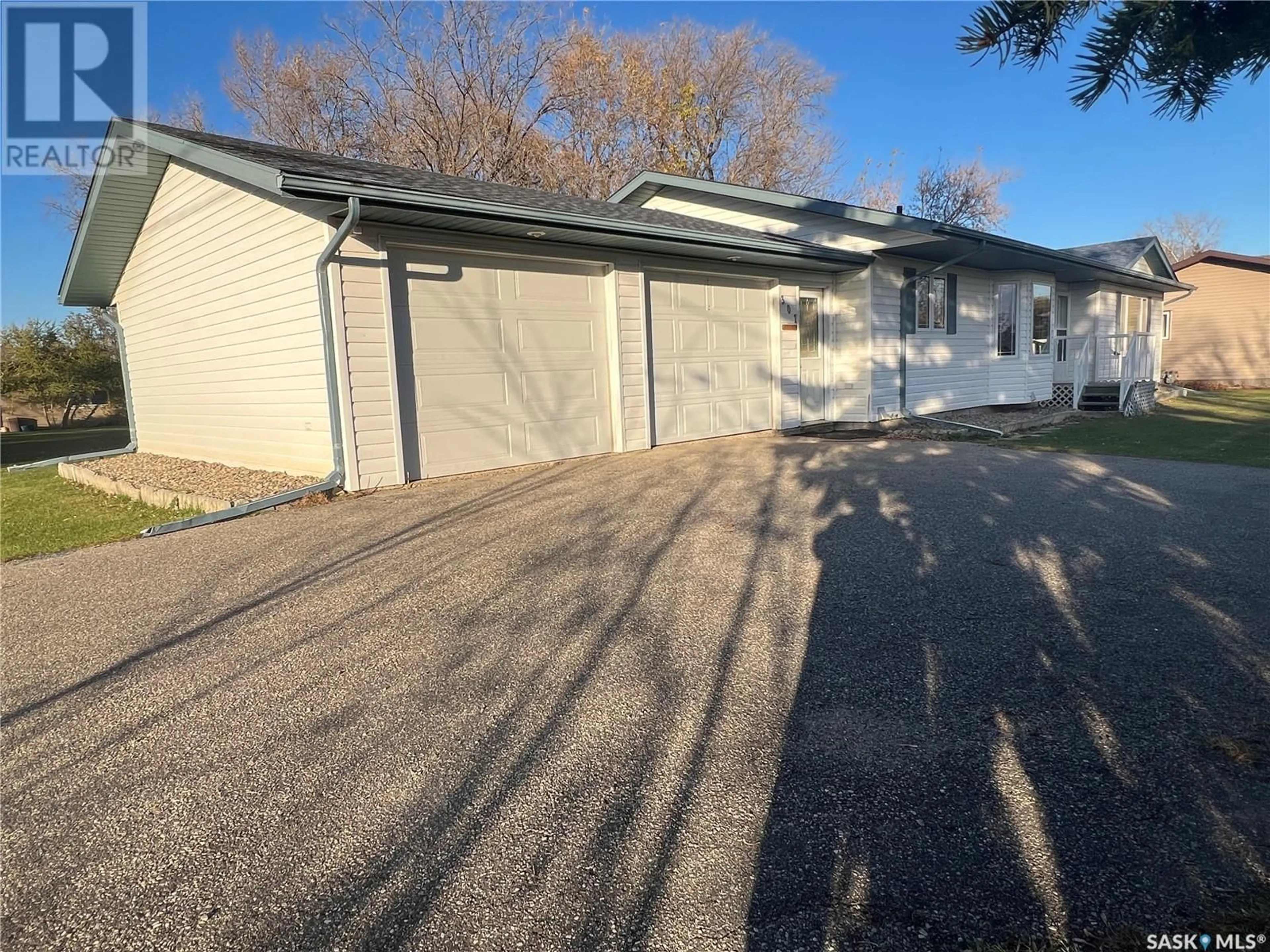 A pic from outside/outdoor area/front of a property/back of a property/a pic from drone, street for 301 ALBERTA AVENUE, Stockholm Saskatchewan S0A3Y0