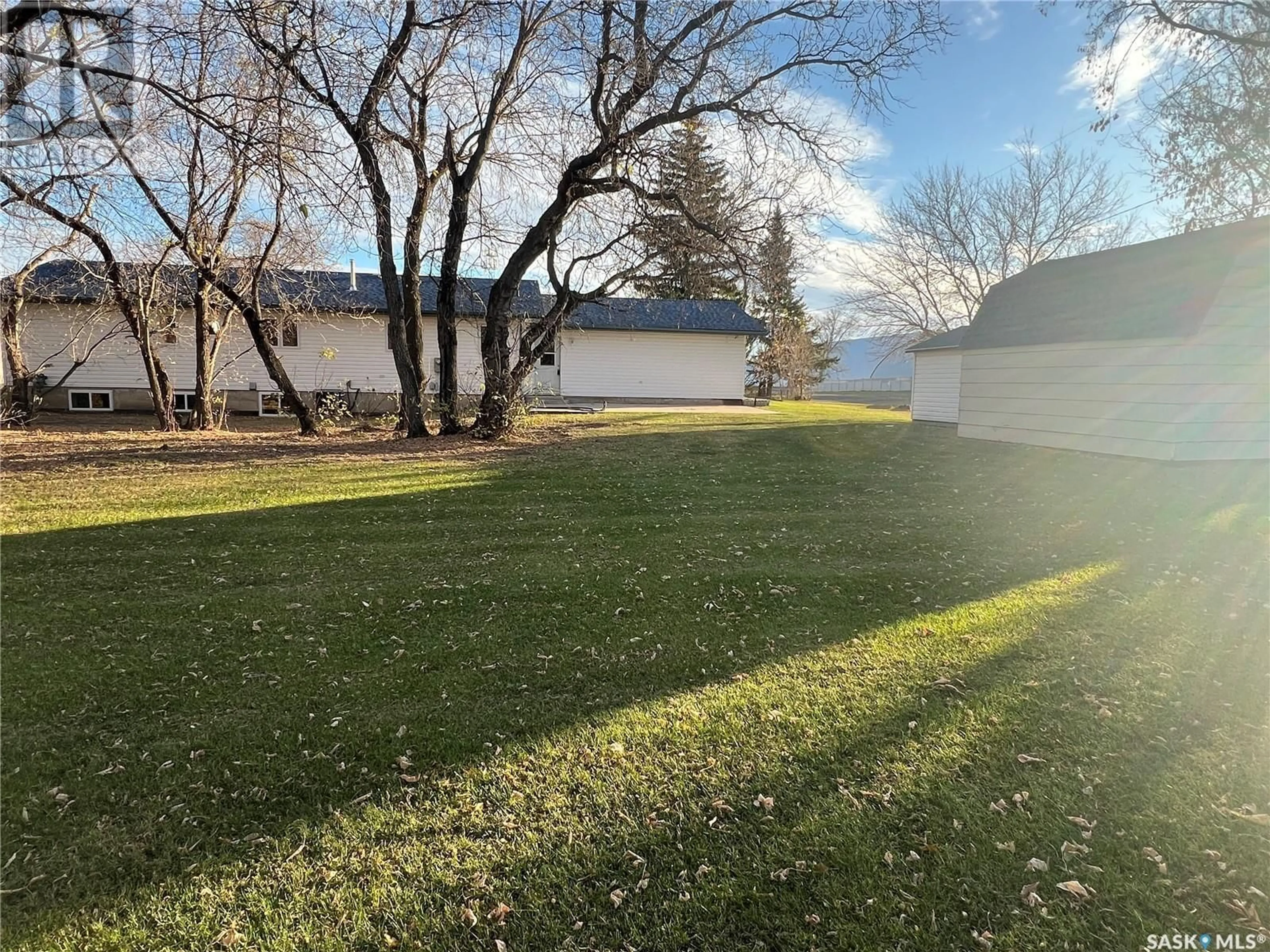 A pic from outside/outdoor area/front of a property/back of a property/a pic from drone, water/lake/river/ocean view for 301 ALBERTA AVENUE, Stockholm Saskatchewan S0A3Y0