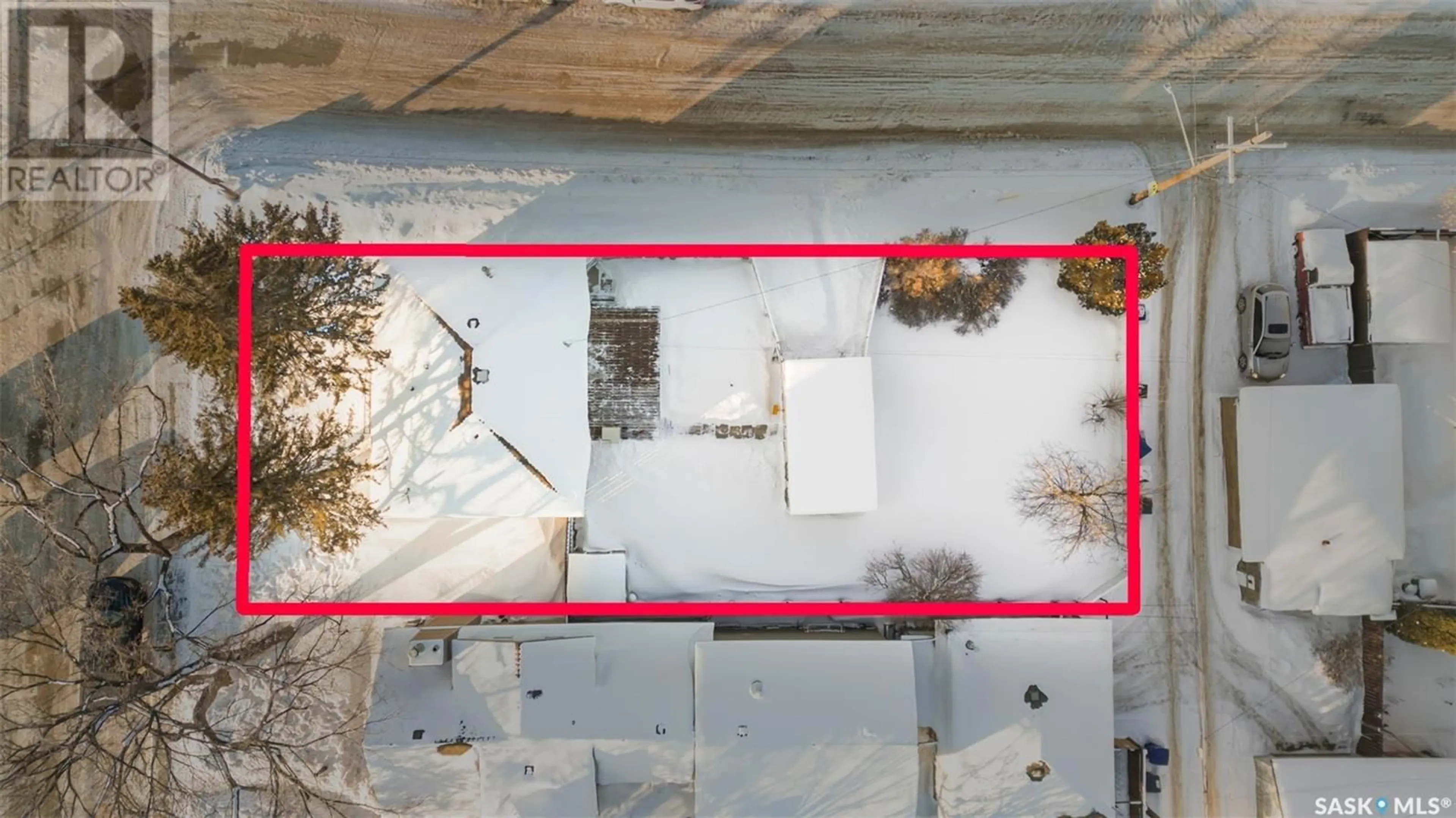 A pic from outside/outdoor area/front of a property/back of a property/a pic from drone, building for 1556 Alexandra AVENUE, Saskatoon Saskatchewan S7K3C2