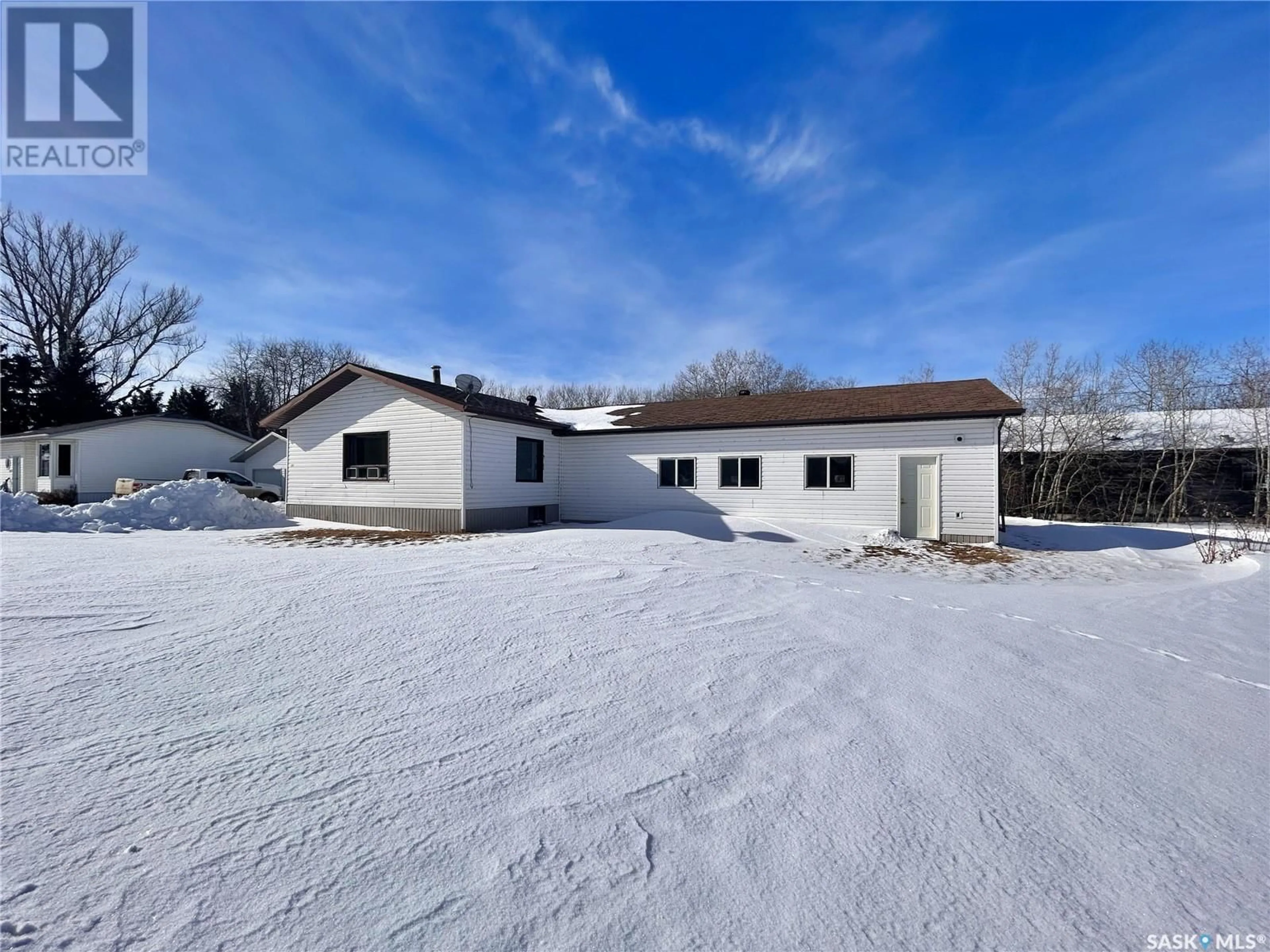 A pic from outside/outdoor area/front of a property/back of a property/a pic from drone, building for 108 Anne STREET, Wawota Saskatchewan S0G5A0