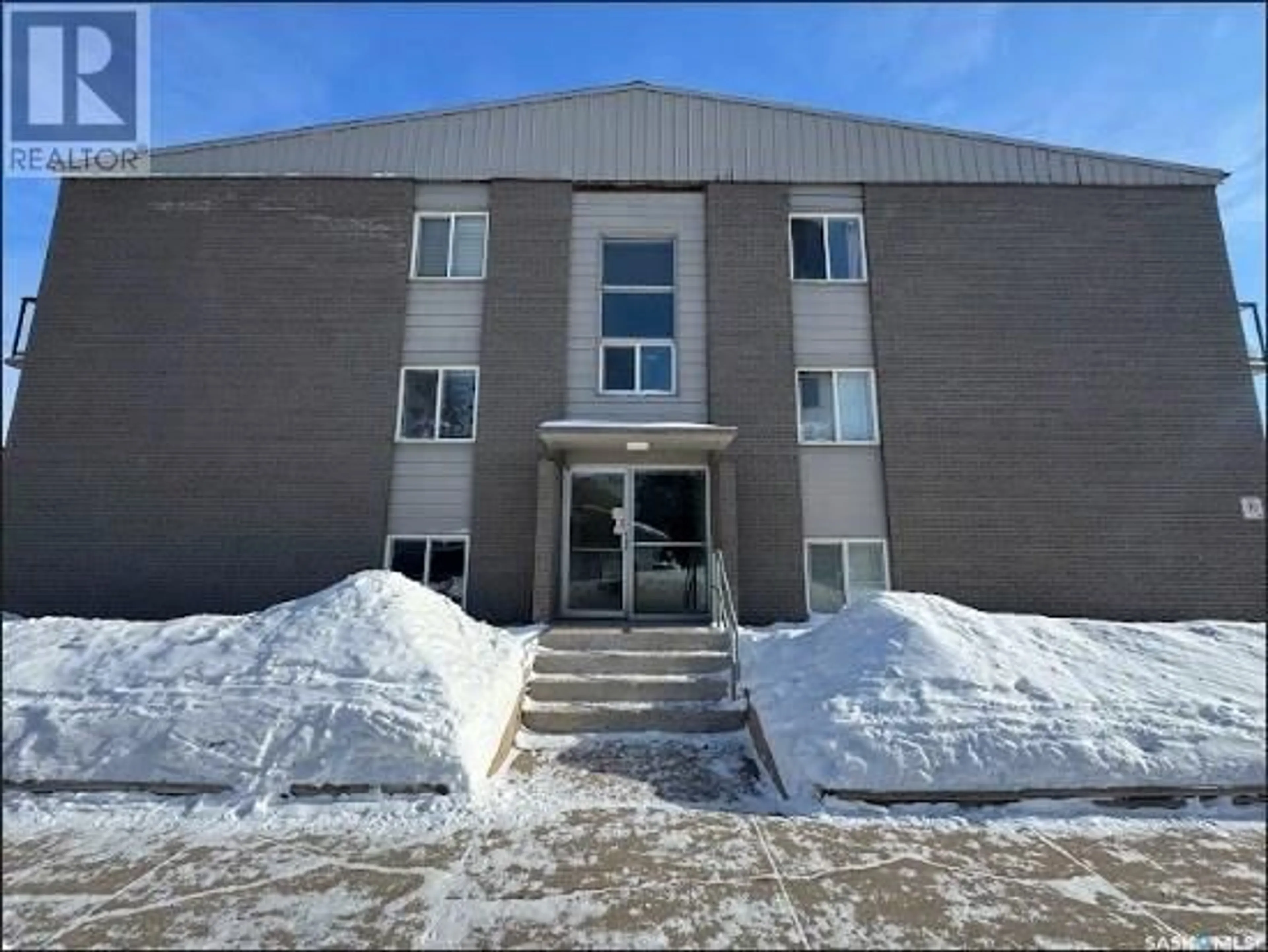 Indoor foyer for 3 2 Summers PLACE, Saskatoon Saskatchewan S7H3W4