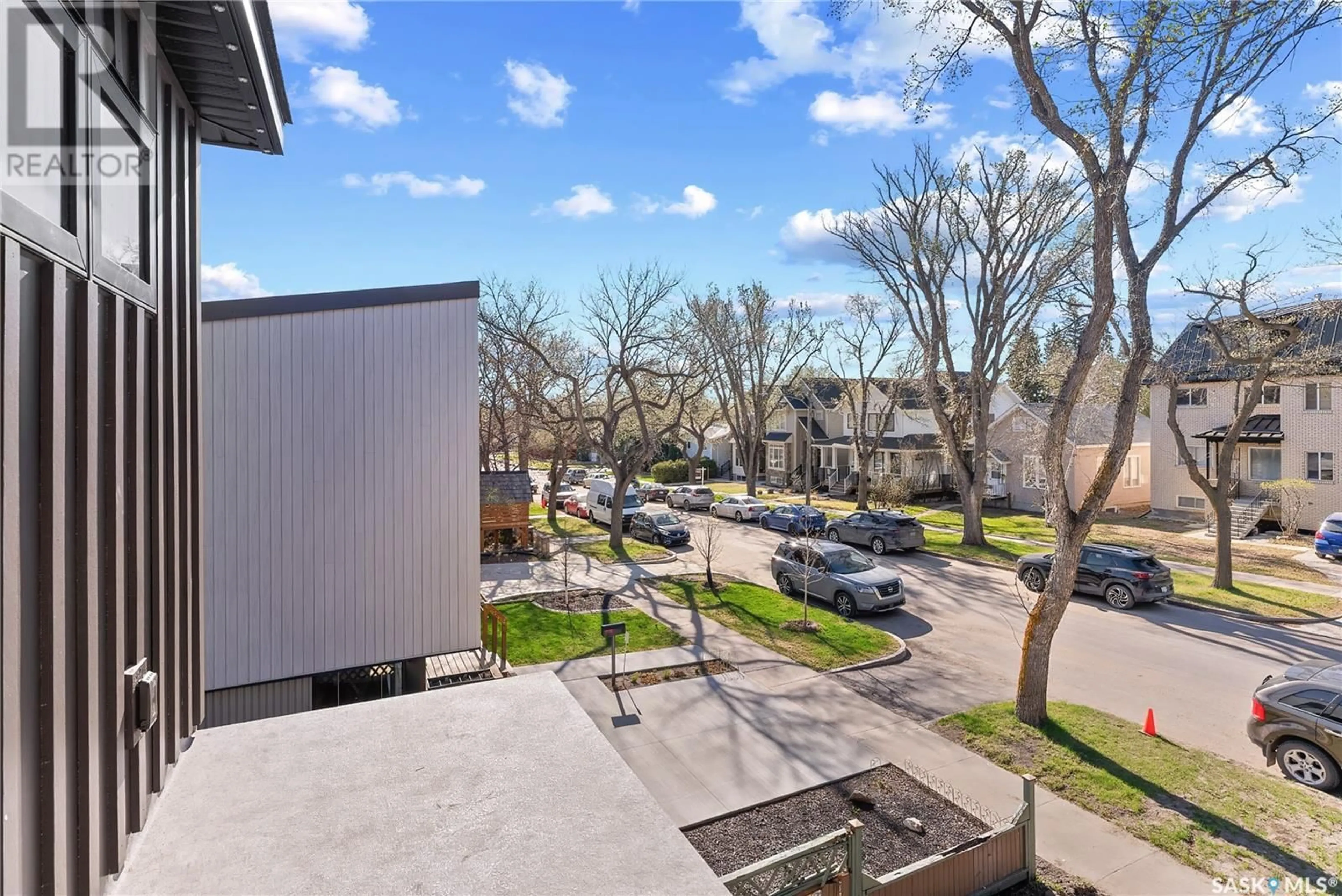 A pic from outside/outdoor area/front of a property/back of a property/a pic from drone, unknown for 1121 13TH STREET, Saskatoon Saskatchewan S7K1X5