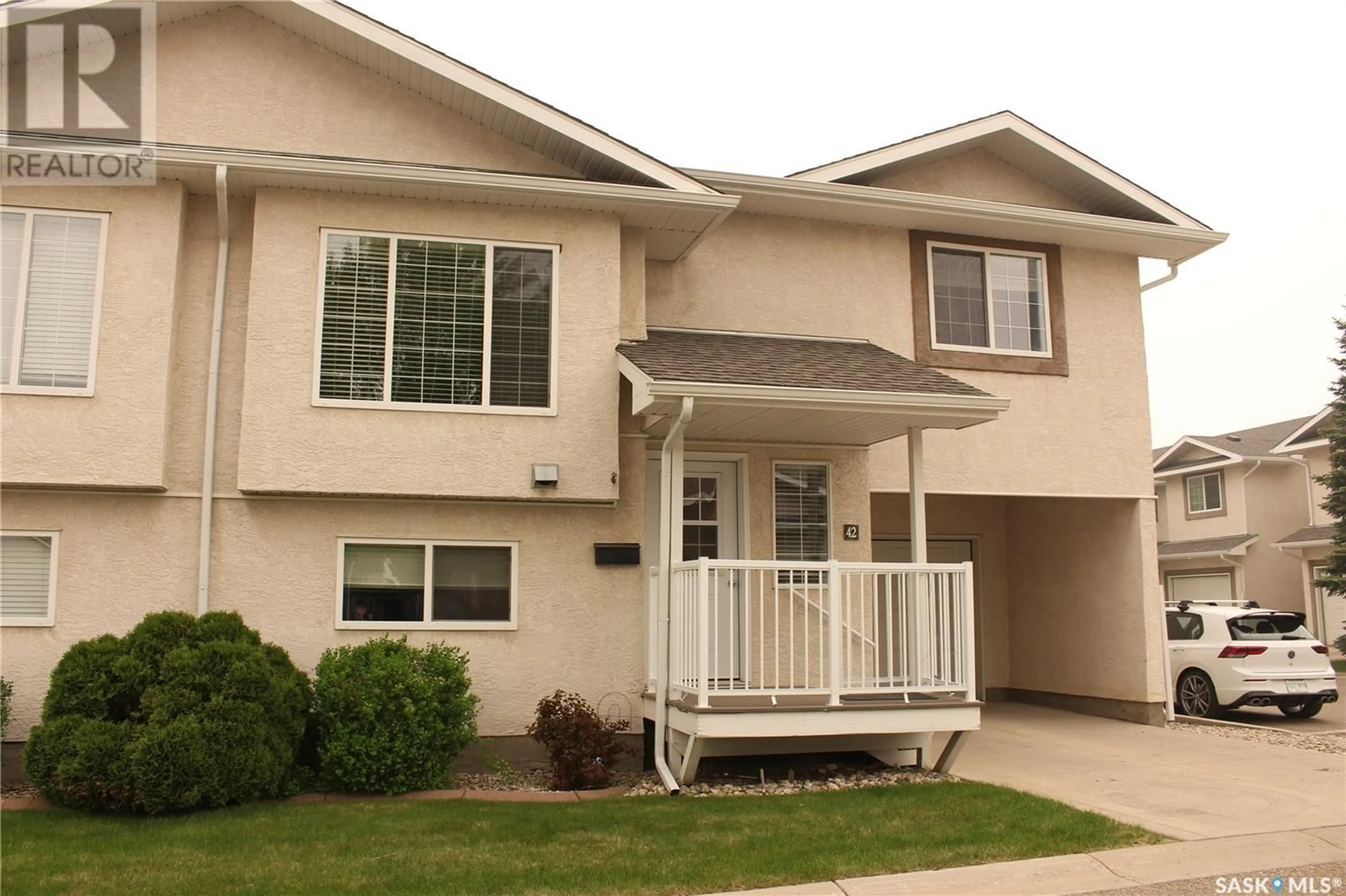 Home with vinyl exterior material, street for 42 - 4425 NICURITY DRIVE, Regina Saskatchewan S4X0E6