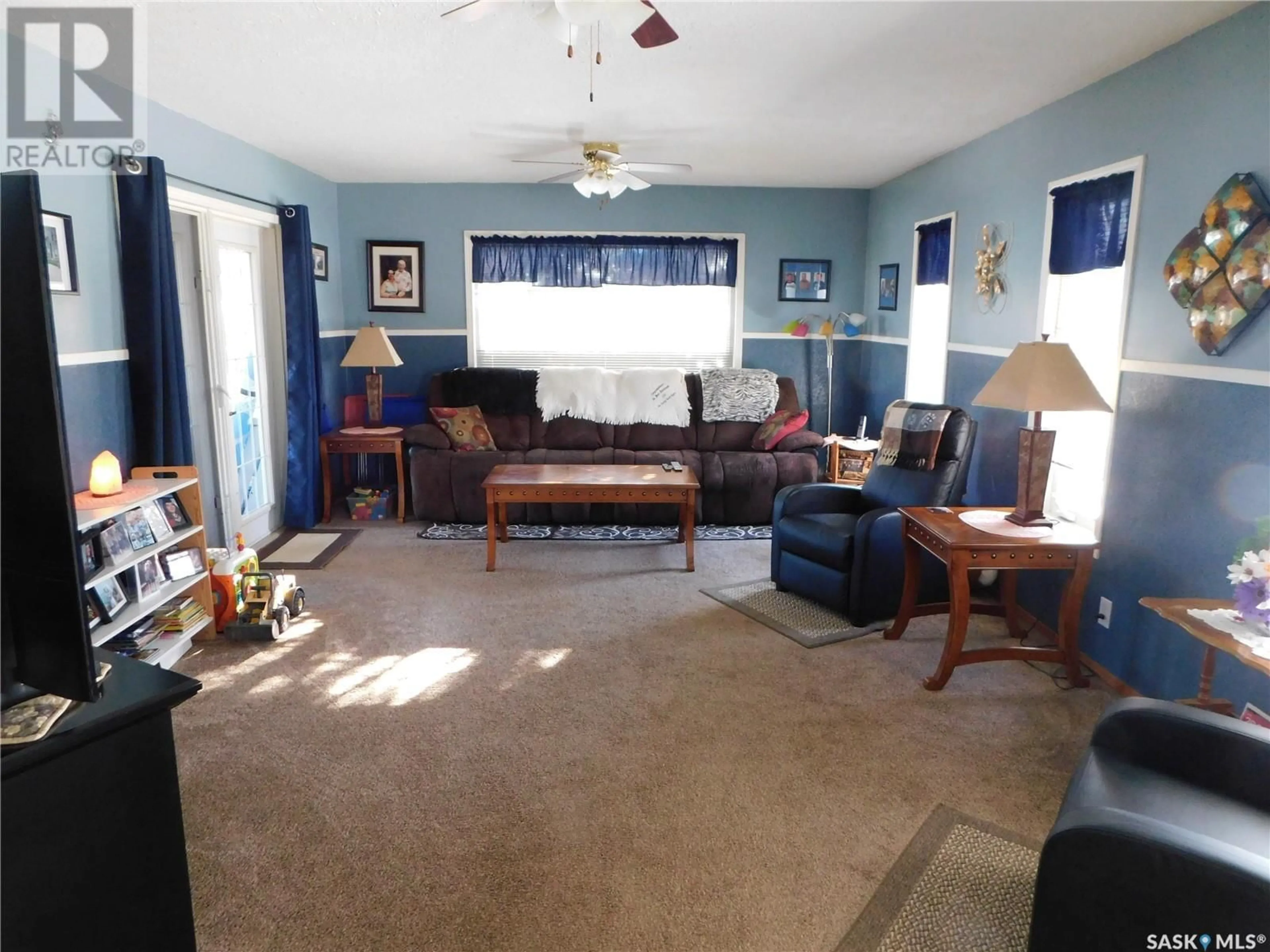 Living room with furniture, unknown for 316 Centre STREET, Coronach Saskatchewan S0H0Z0