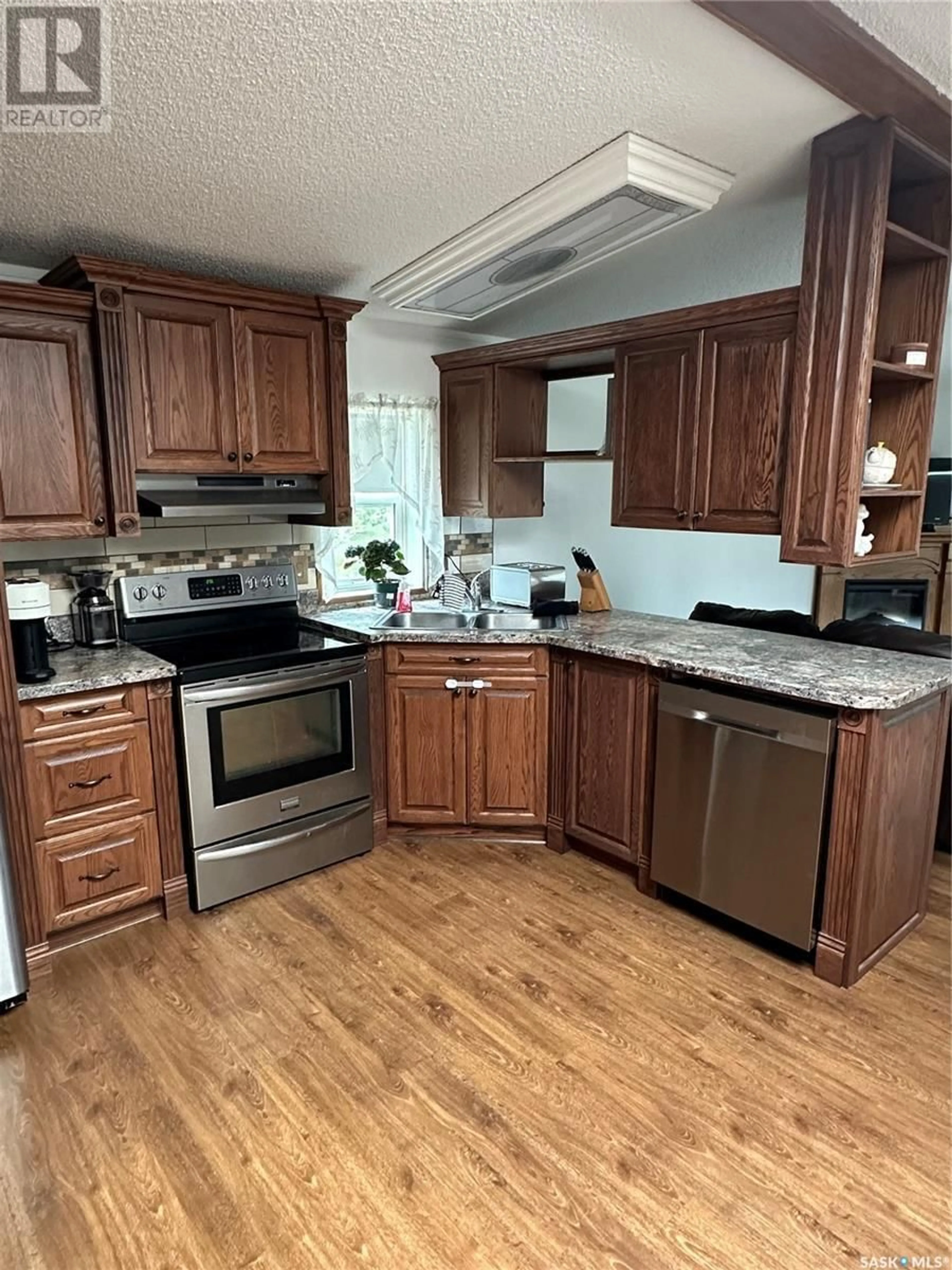 Standard kitchen, unknown for Gull Lake Acreage, Gull Lake Rm No. 139 Saskatchewan S0N1A0