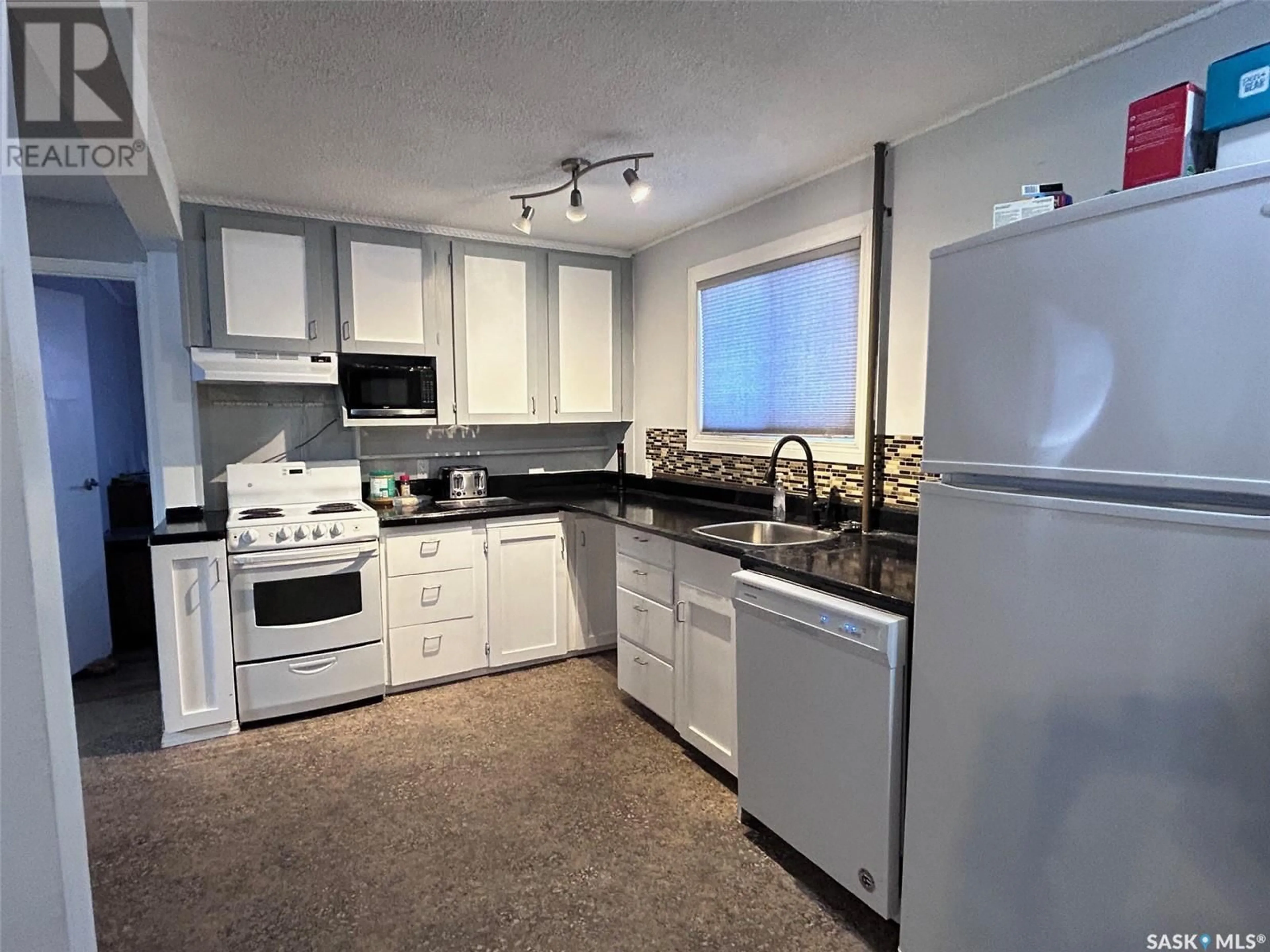 Standard kitchen, unknown for 220 2ND AVENUE, Maidstone Saskatchewan S0M2J0