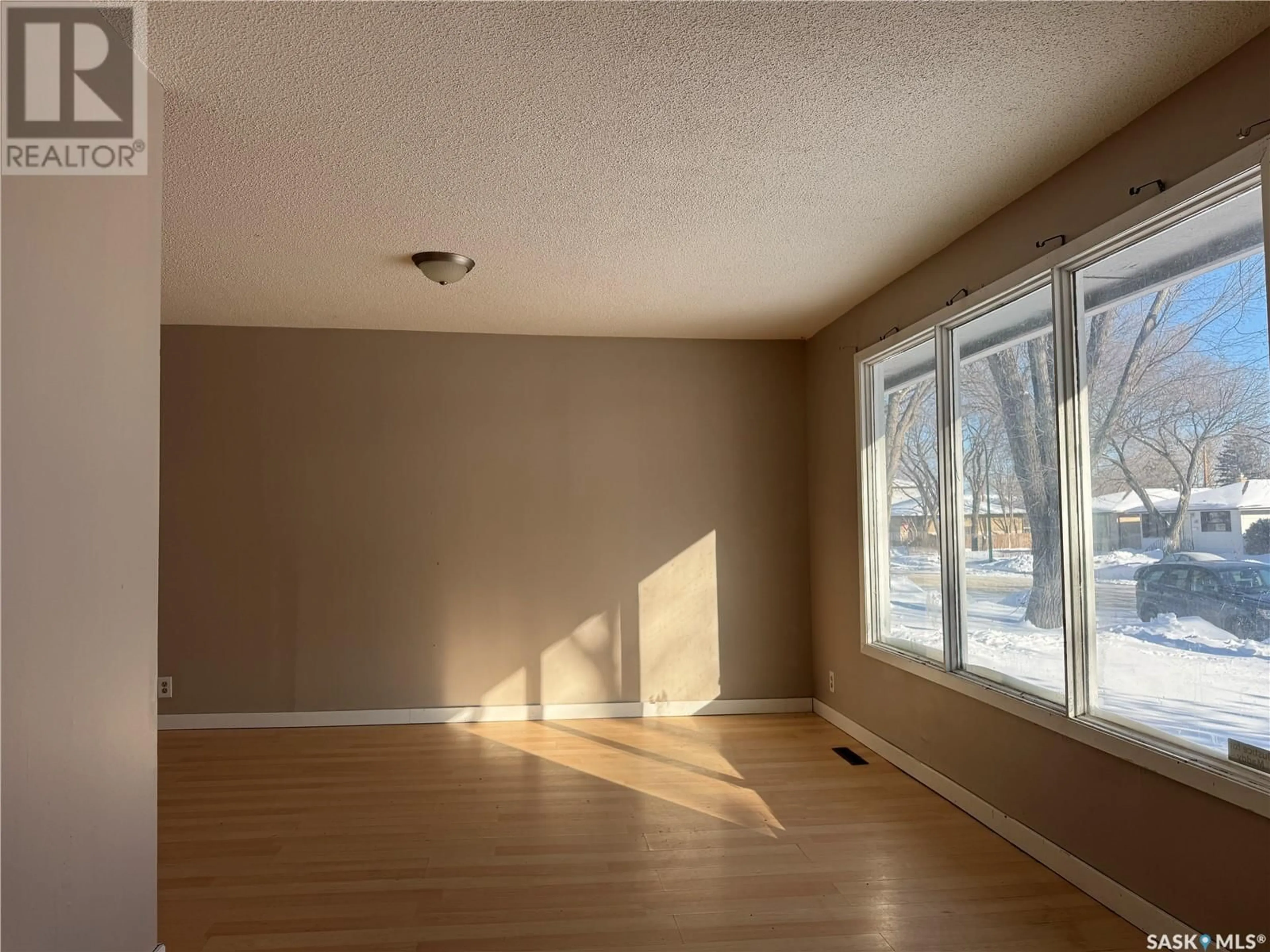 A pic of a room for 470-472 Froom CRESCENT, Regina Saskatchewan S4N1T6