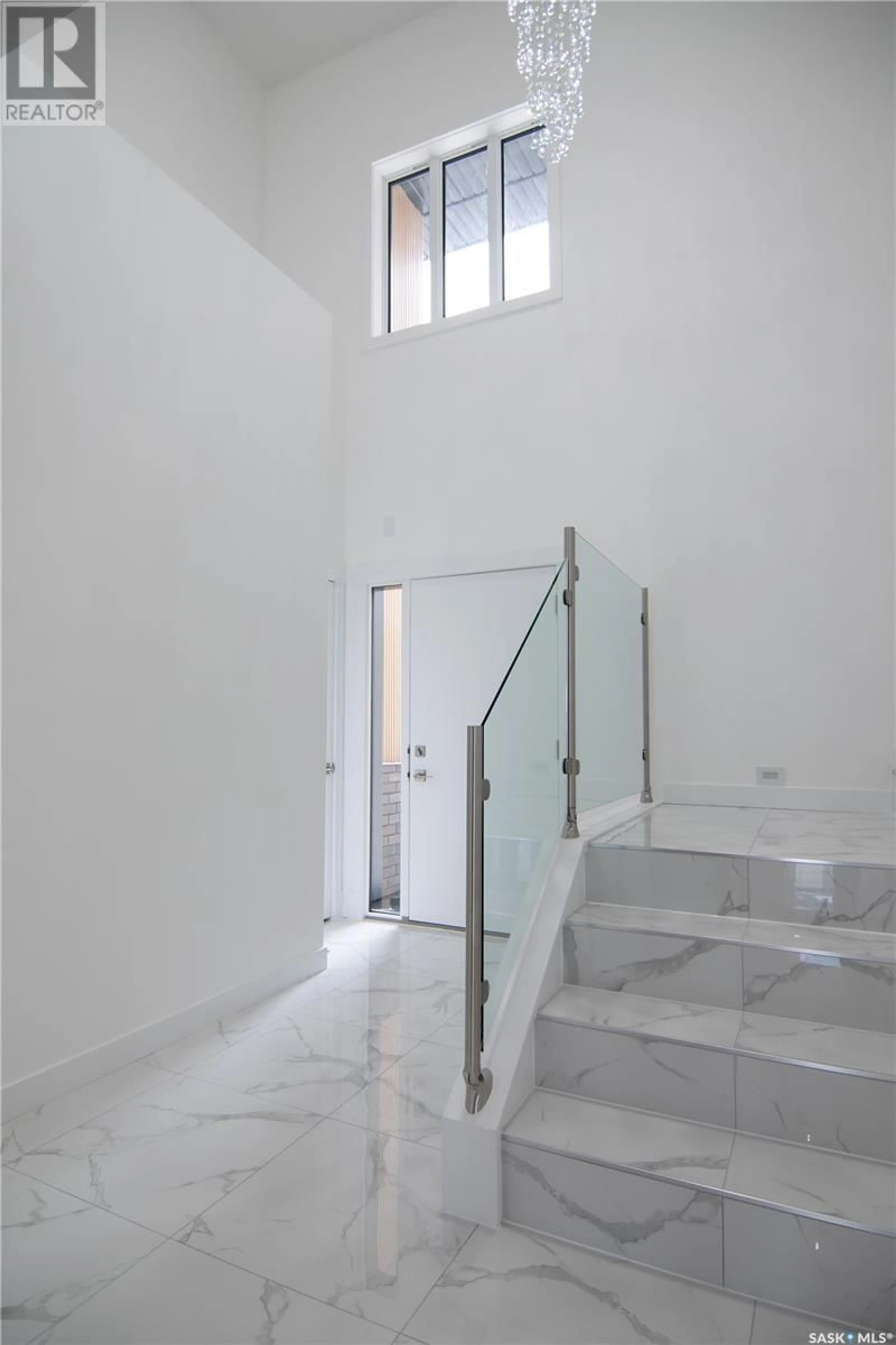 Indoor foyer for 4406 WOLF WILLOW PLACE, Regina Saskatchewan S4V3L3