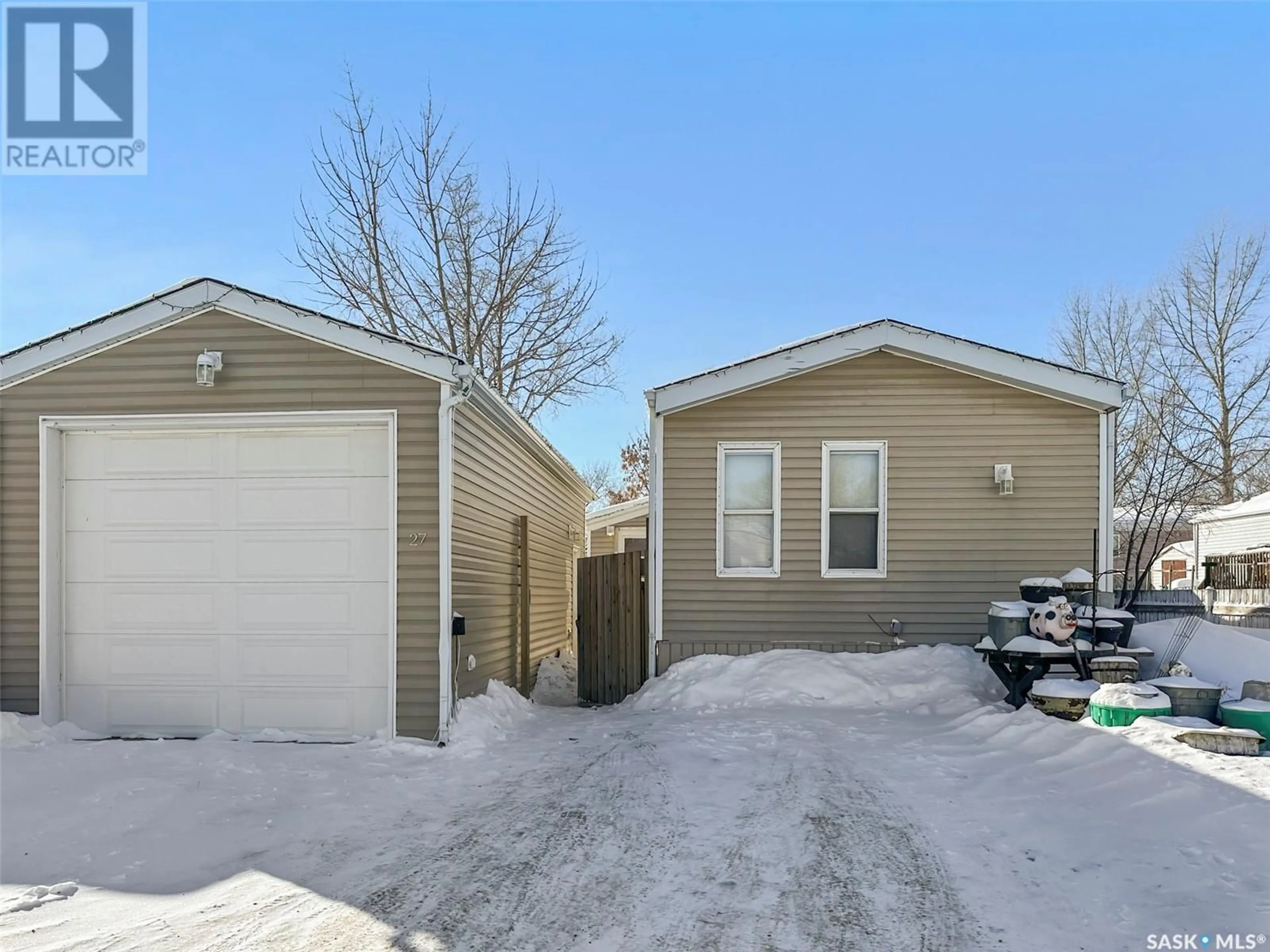 Shed for 27 Prairie Sun COURT, Swift Current Saskatchewan S9H3X6