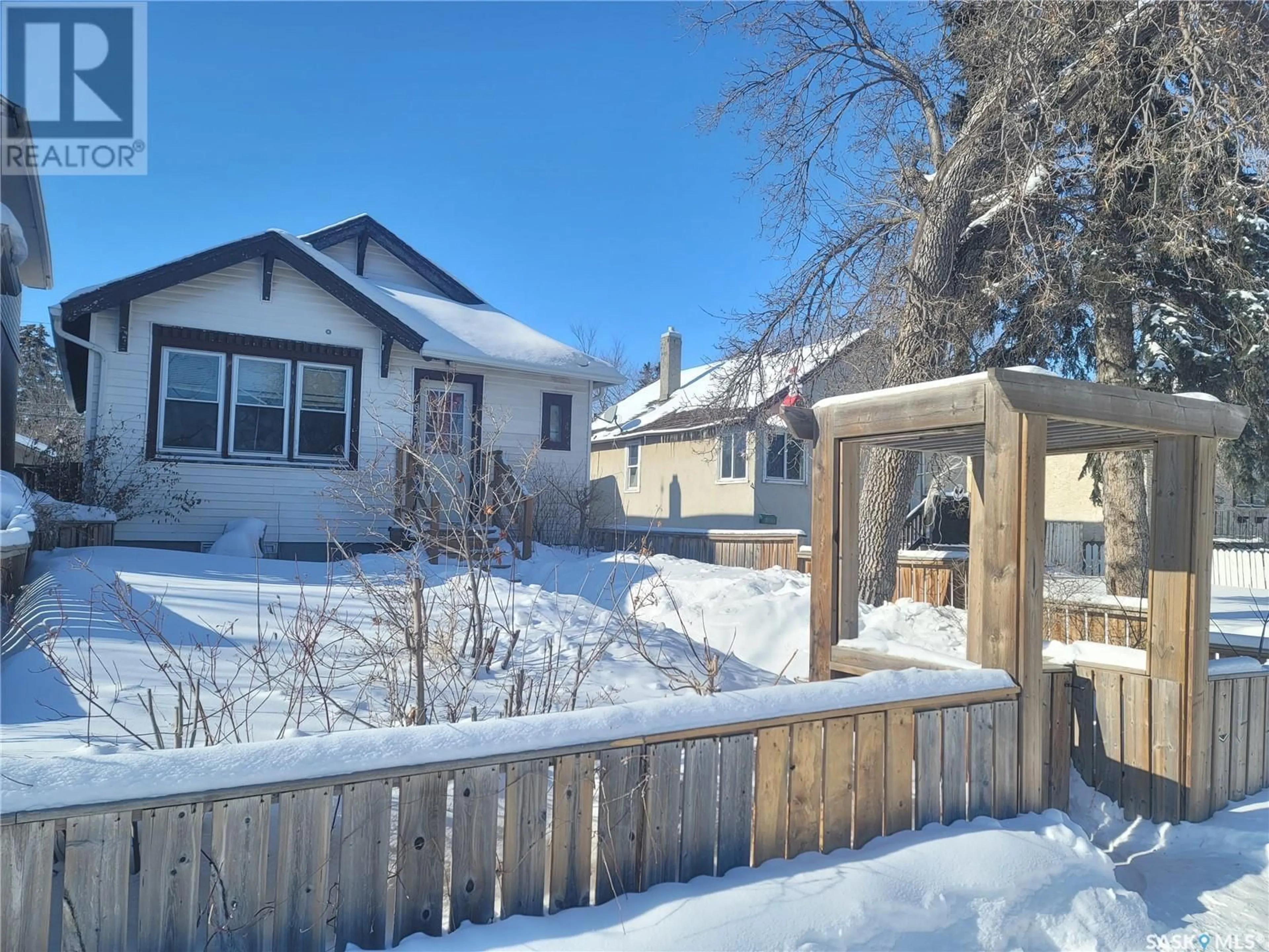 A pic from outside/outdoor area/front of a property/back of a property/a pic from drone, street for 1032 RETALLACK STREET, Regina Saskatchewan S4T2H3