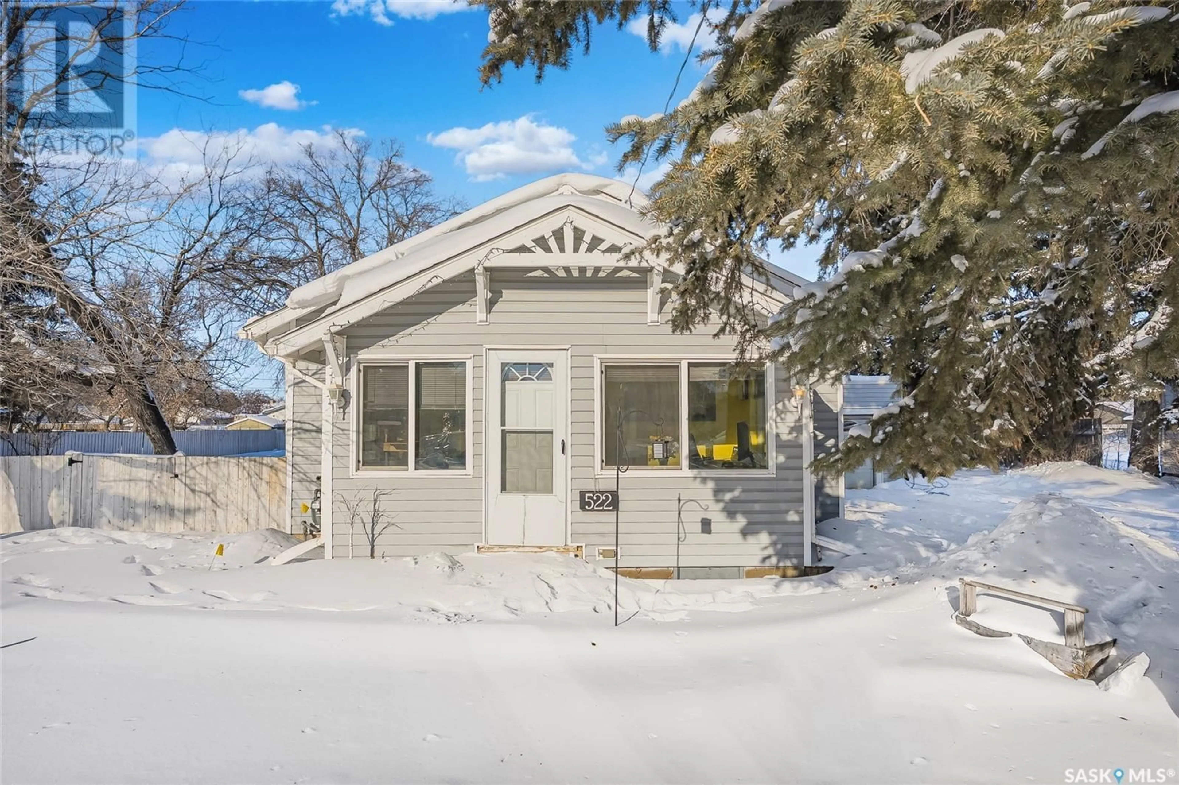 Home with vinyl exterior material, street for 522 Wakefield AVENUE, Dalmeny Saskatchewan S0K1E0