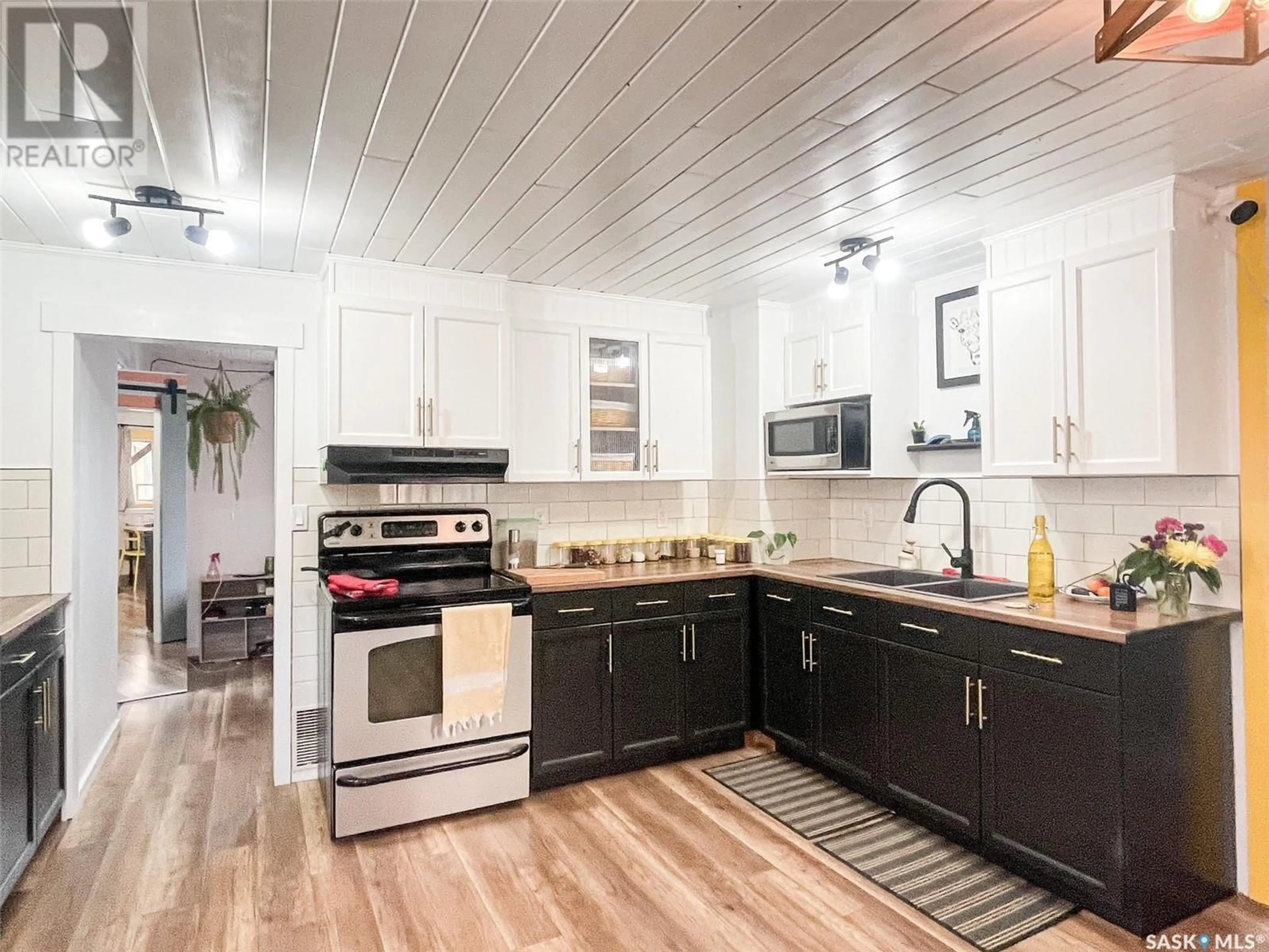 Open concept kitchen, unknown for 502 2ND STREET, Meadow Lake Saskatchewan S9X1C9