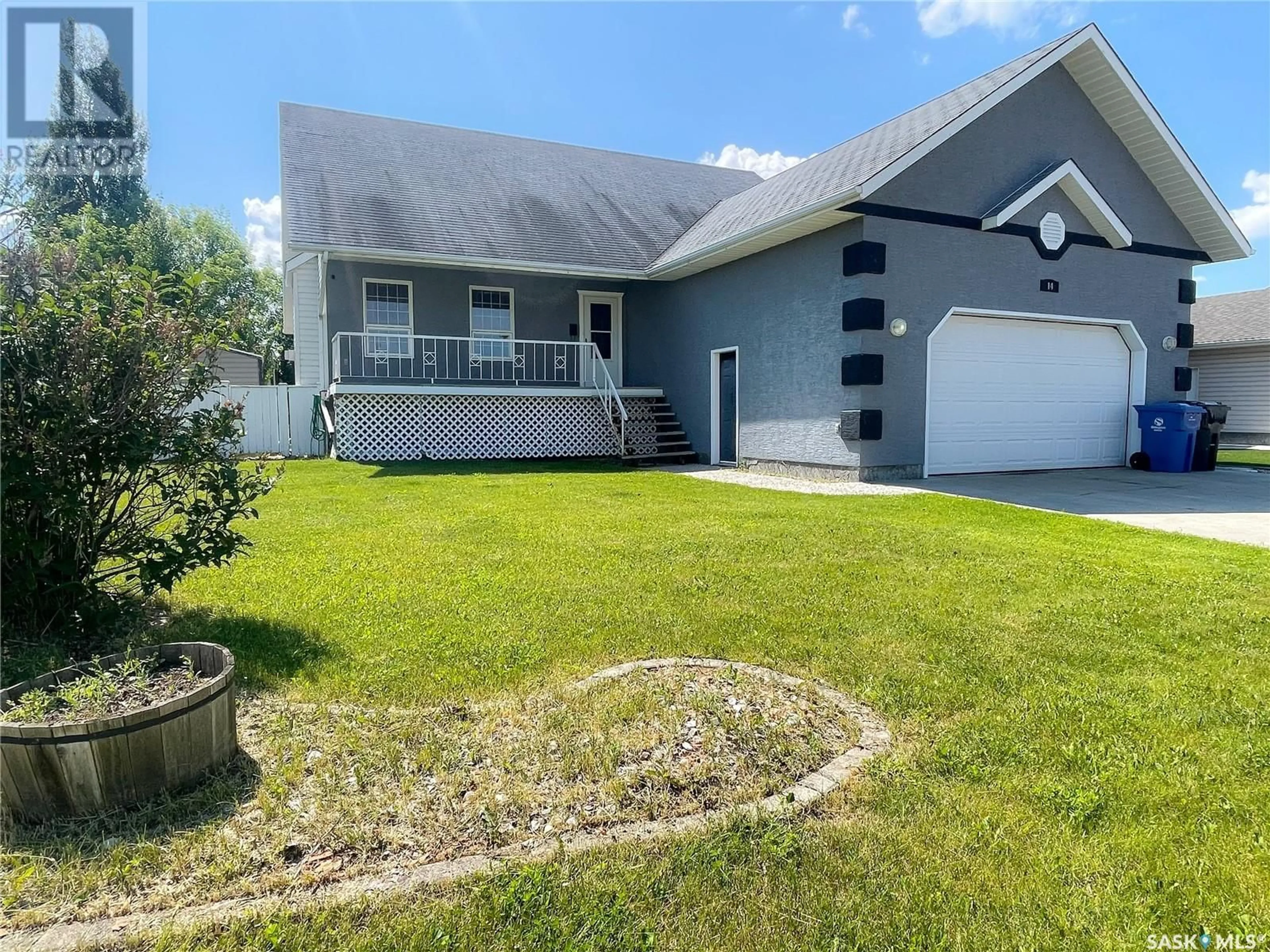 Home with vinyl exterior material, unknown for 14 Jackson DRIVE, Meadow Lake Saskatchewan S9X1T9