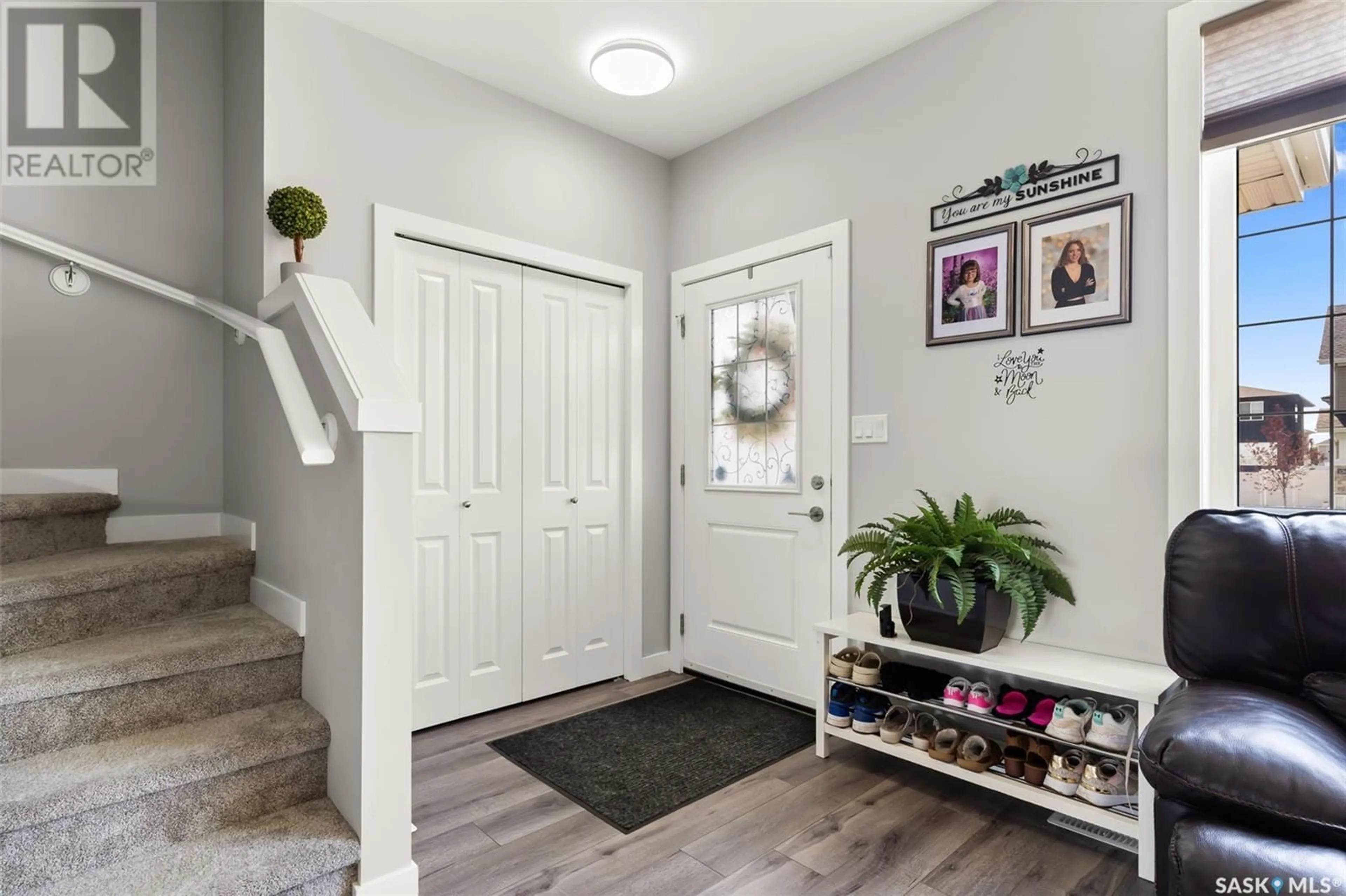 Indoor entryway for 3253 Valley Green ROAD, Regina Saskatchewan S4V3R2