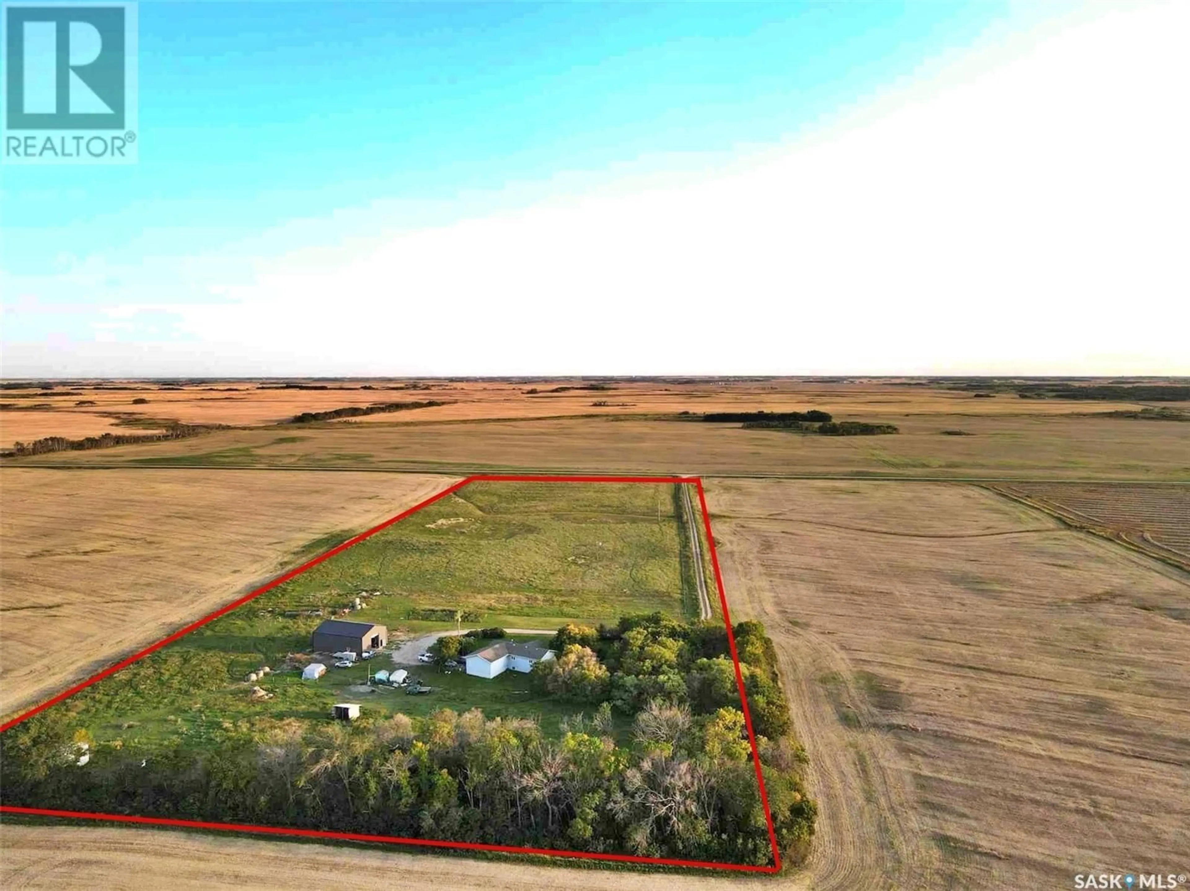 A pic from outside/outdoor area/front of a property/back of a property/a pic from drone, building for PISTER ACREAGE, Moosomin Rm No. 121 Saskatchewan S0G3N0