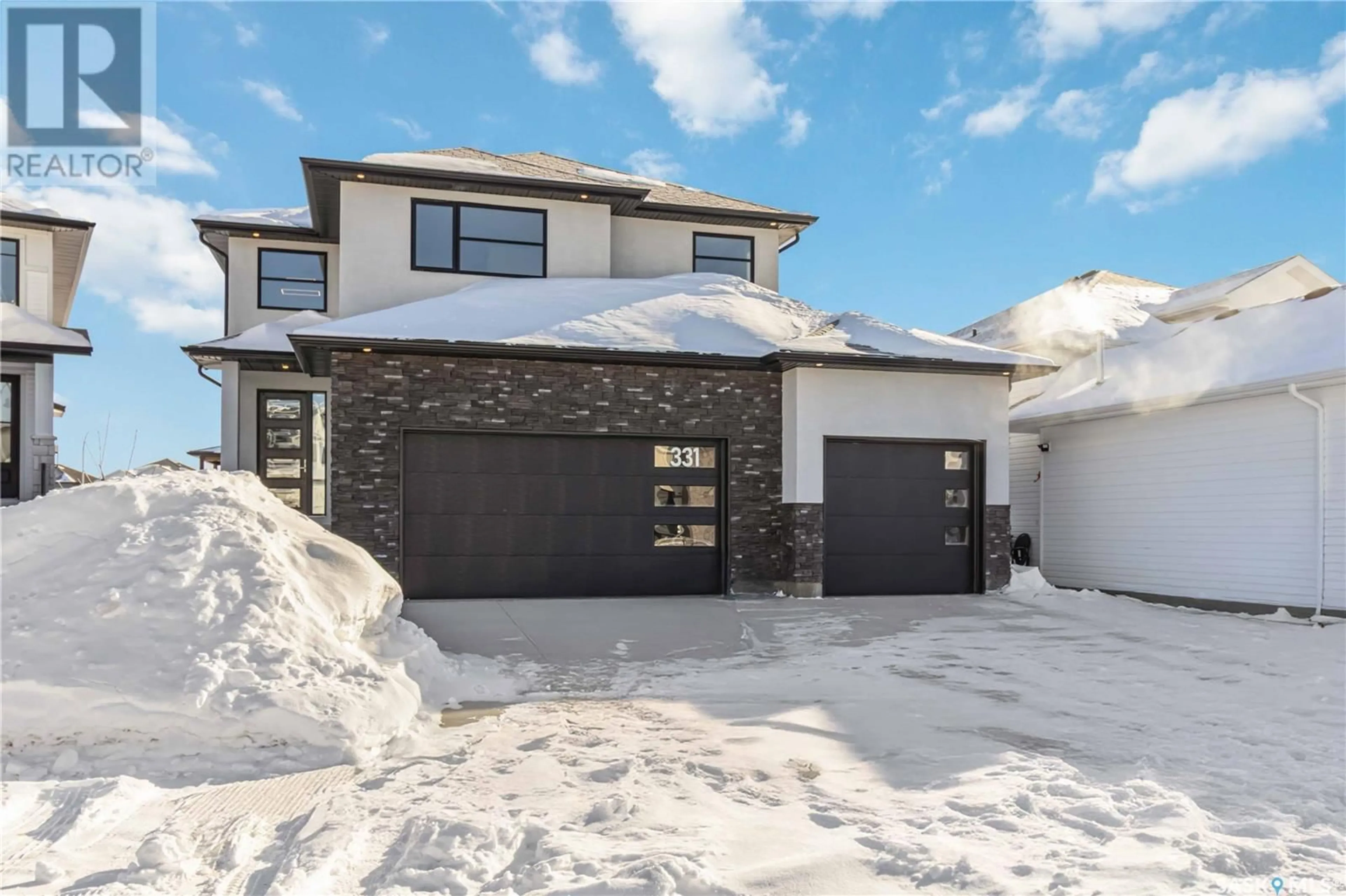 Contemporary kitchen, unknown for 331 WOOLF BAY, Saskatoon Saskatchewan S7W1E5