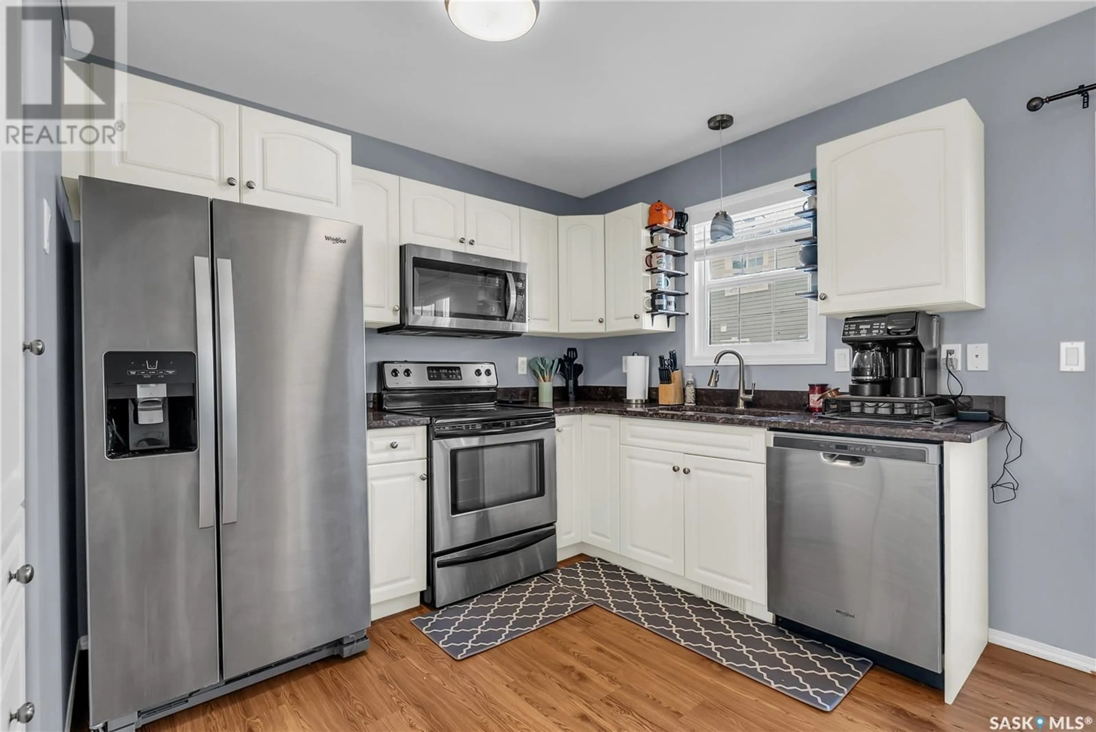 Standard kitchen, ceramic/tile floor for 32 302 Herold ROAD, Saskatoon Saskatchewan S7V1J3