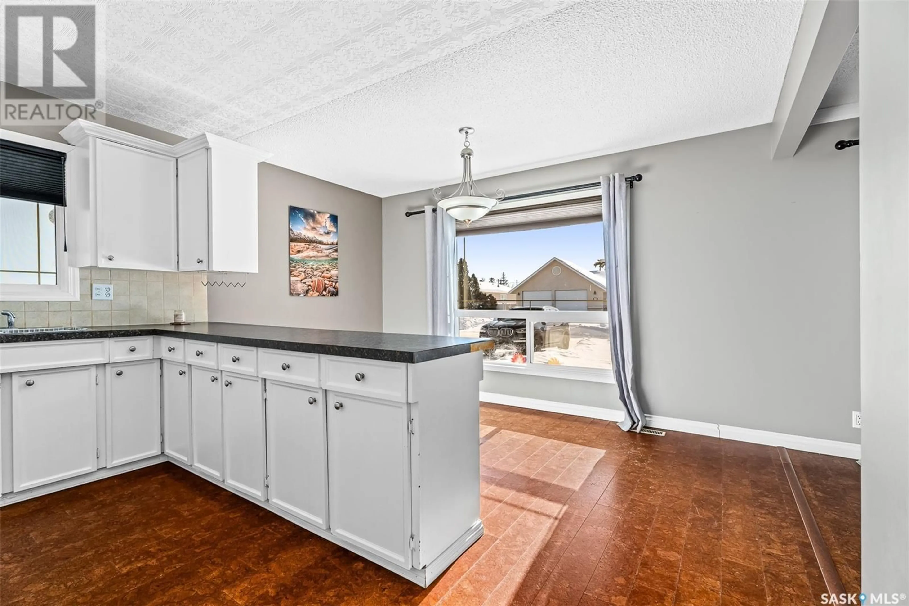 Open concept kitchen, unknown for 926 Brown STREET, Moose Jaw Saskatchewan S6H2Z2