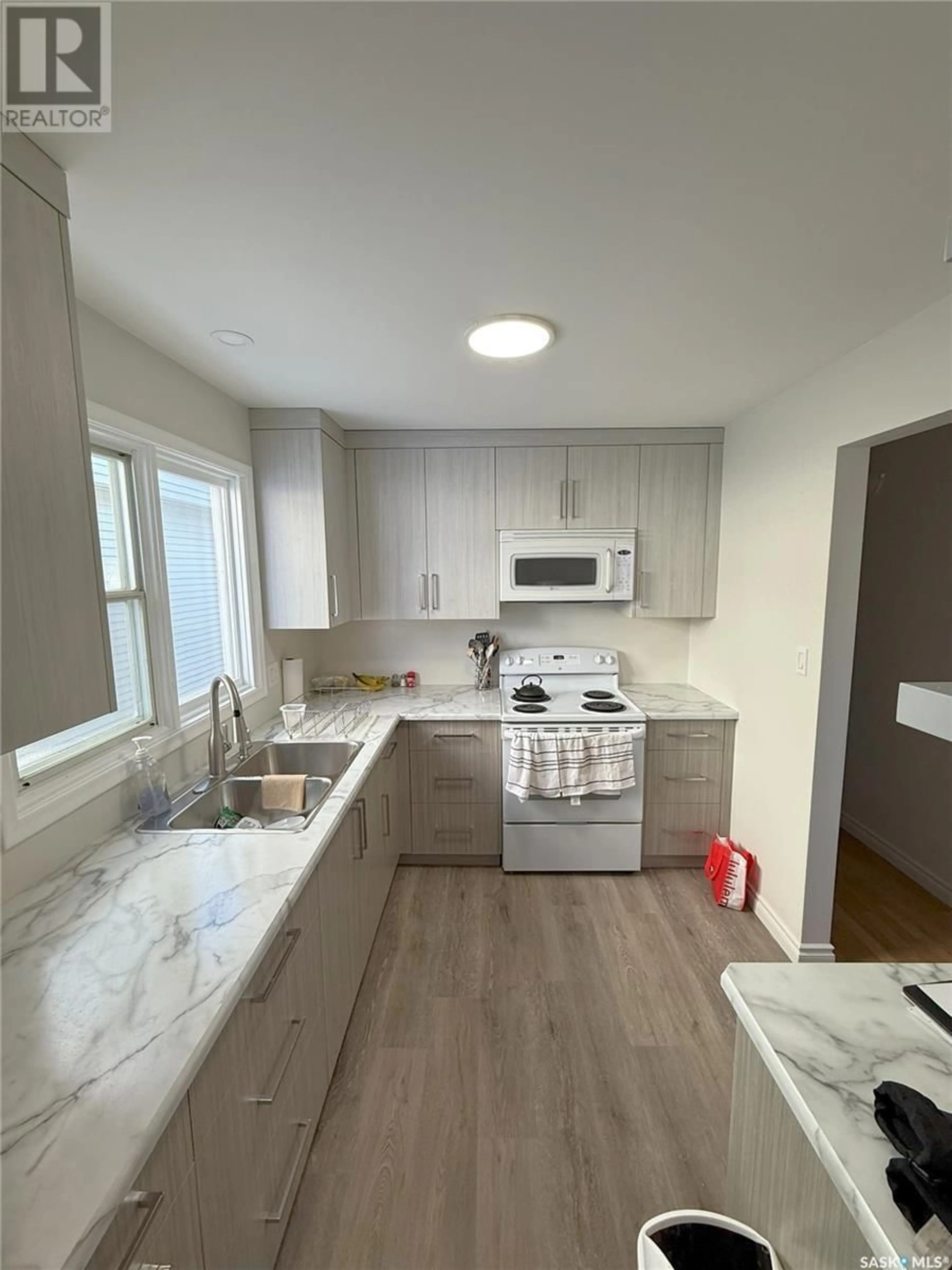 Open concept kitchen, unknown for 559 Elphinstone STREET, Regina Saskatchewan S4R3W8