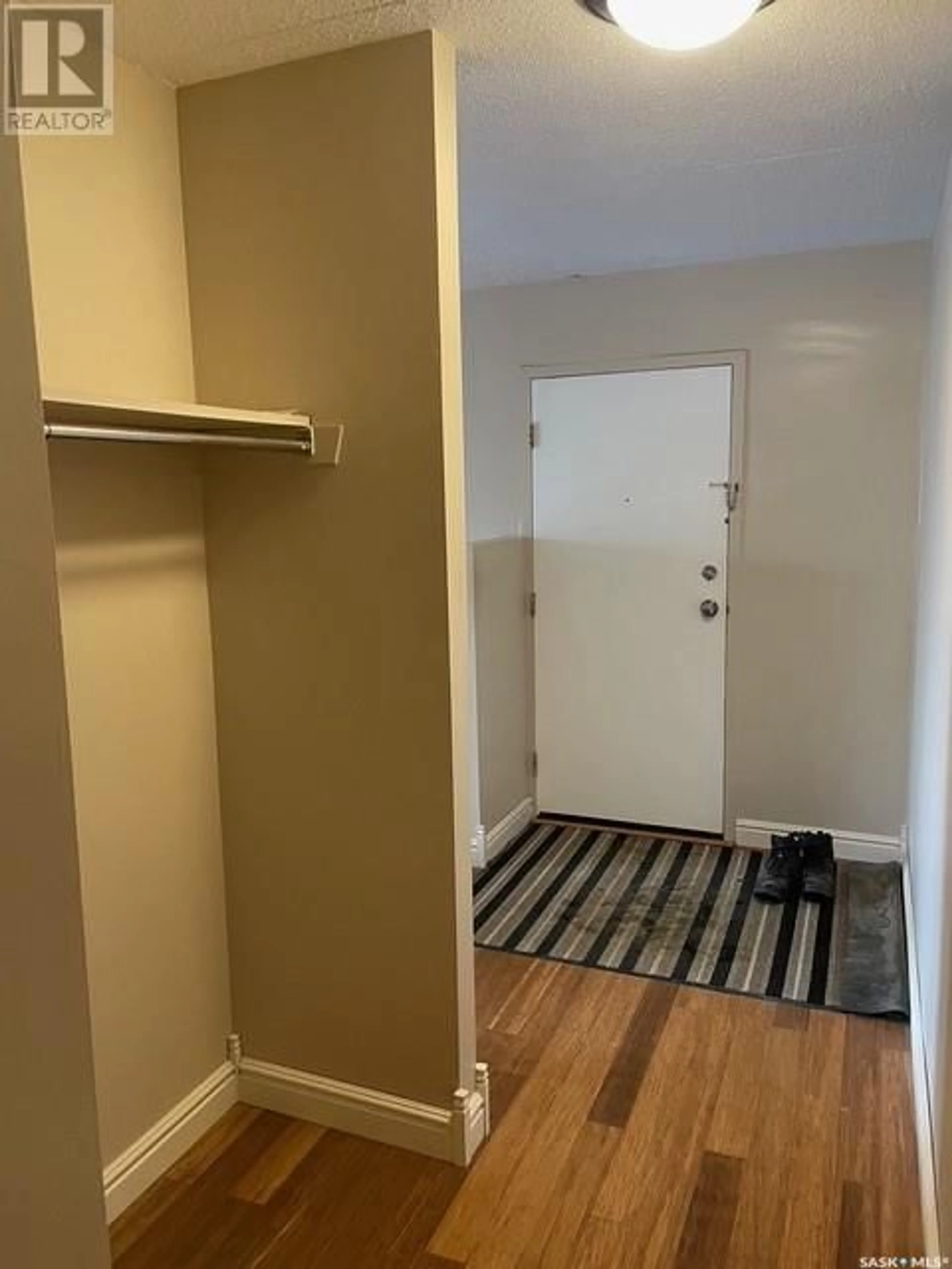 Indoor entryway for 33 23 Centennial STREET, Regina Saskatchewan S4S6K7