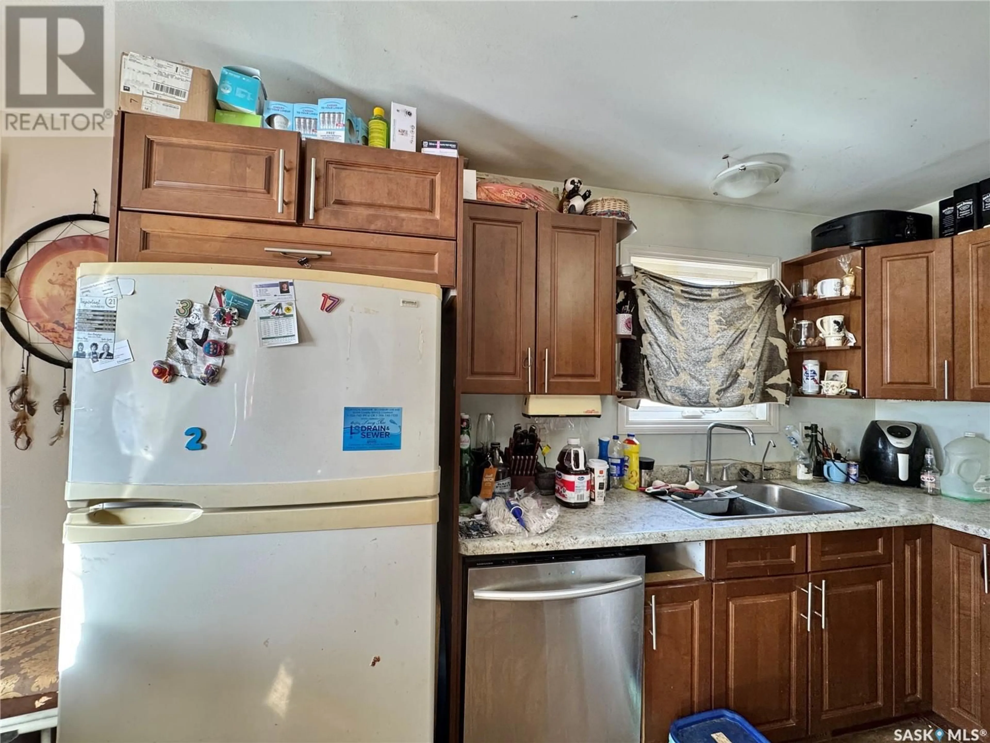 Standard kitchen, unknown for 159 Duncan STREET W, Yorkton Saskatchewan S3N0G7