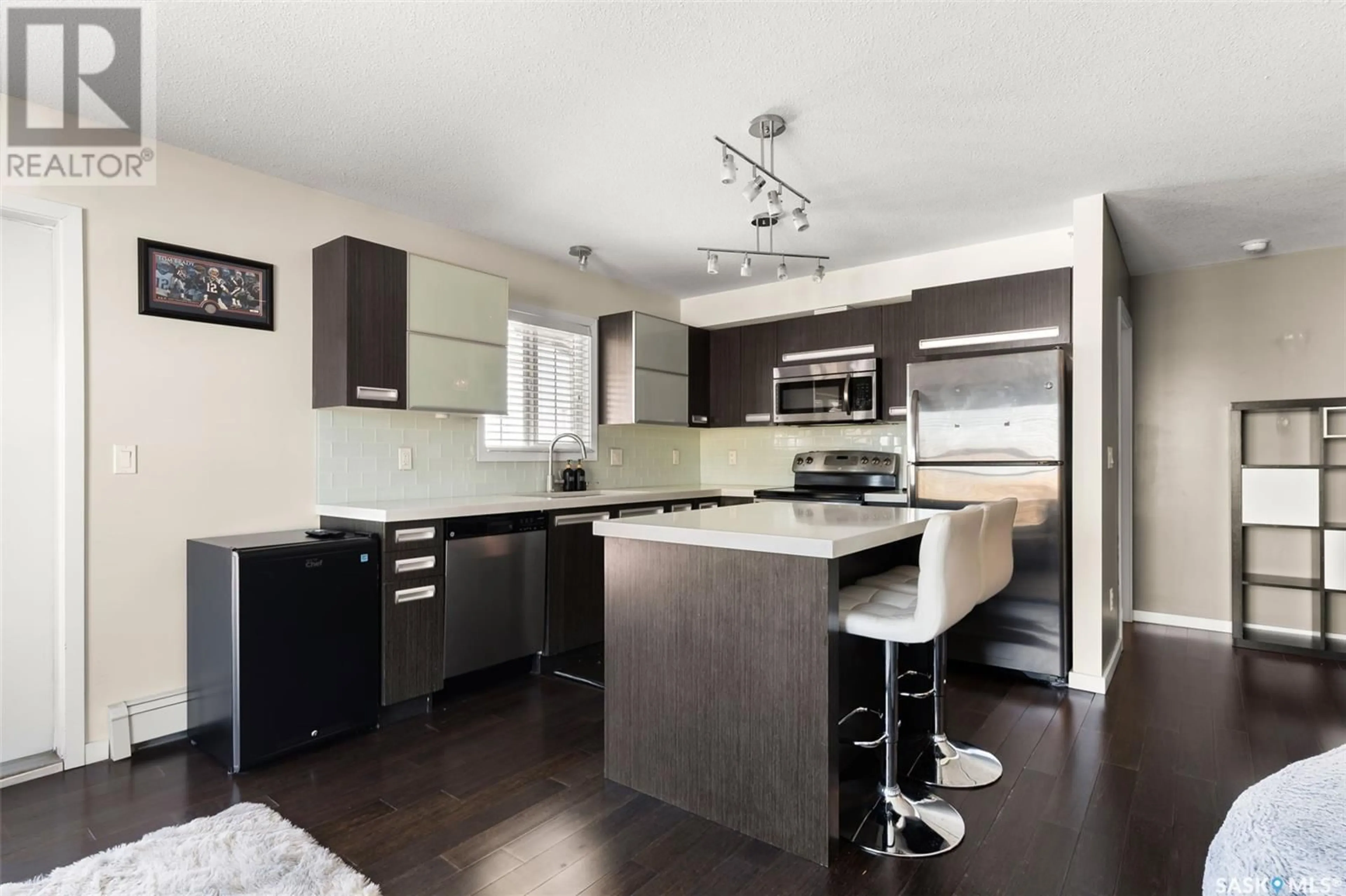 Open concept kitchen, unknown for 312 1640 Dakota DRIVE, Regina Saskatchewan S4Z0A4