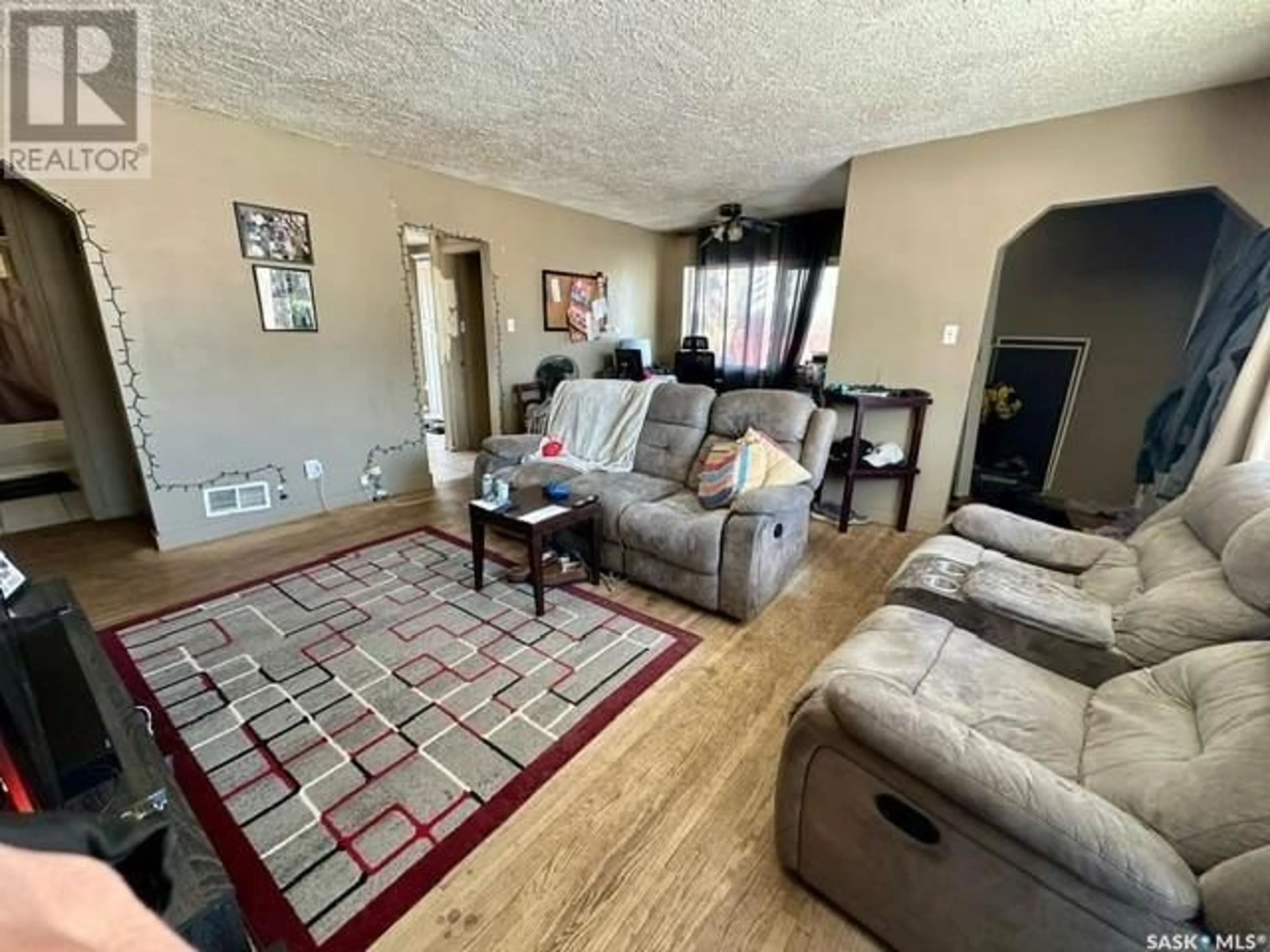 Living room with furniture, unknown for 1052 Edgar STREET, Regina Saskatchewan S4N3J4