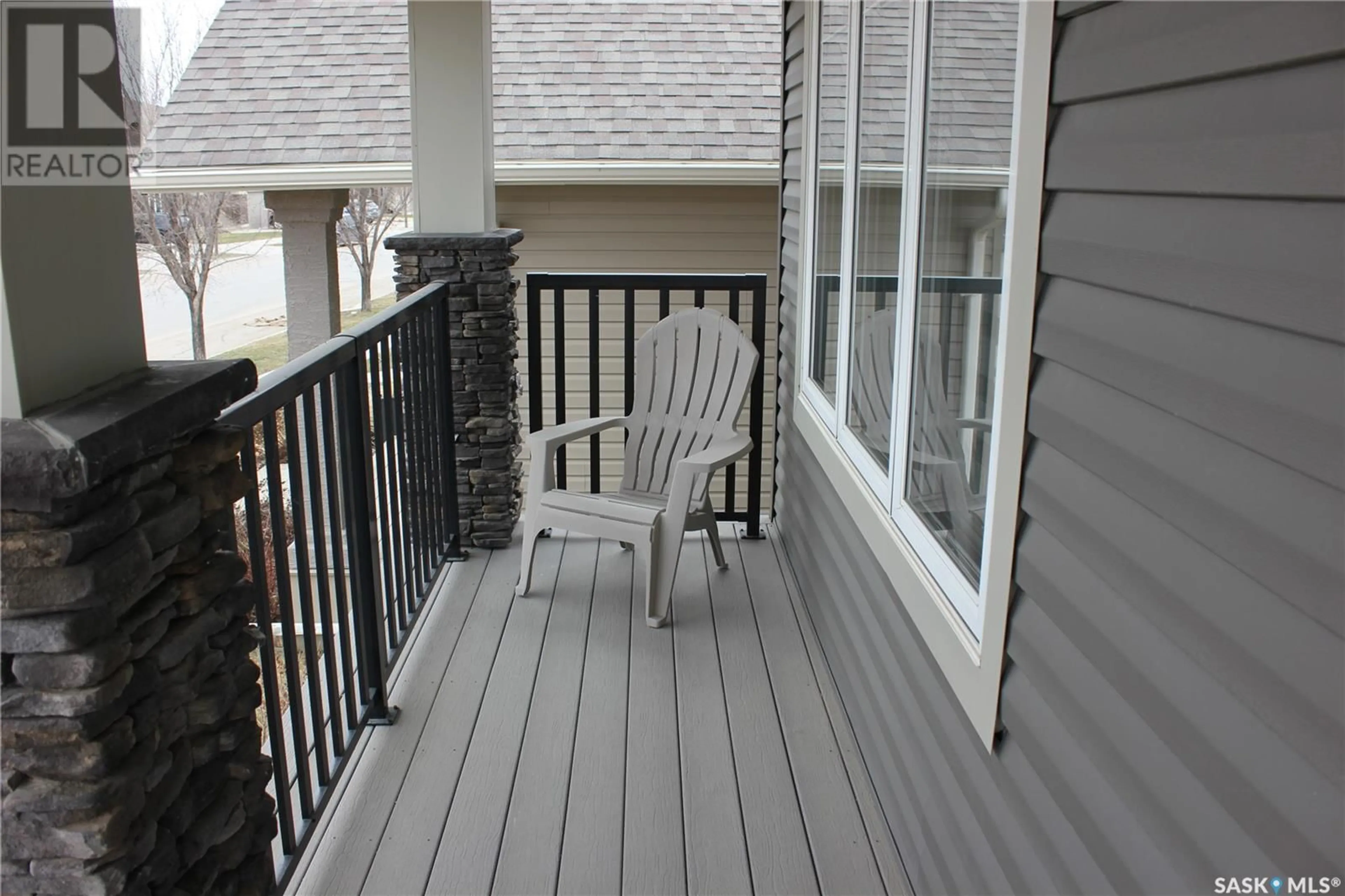 Patio, street for 4550 JAMES HILL ROAD, Regina Saskatchewan S4W0K8