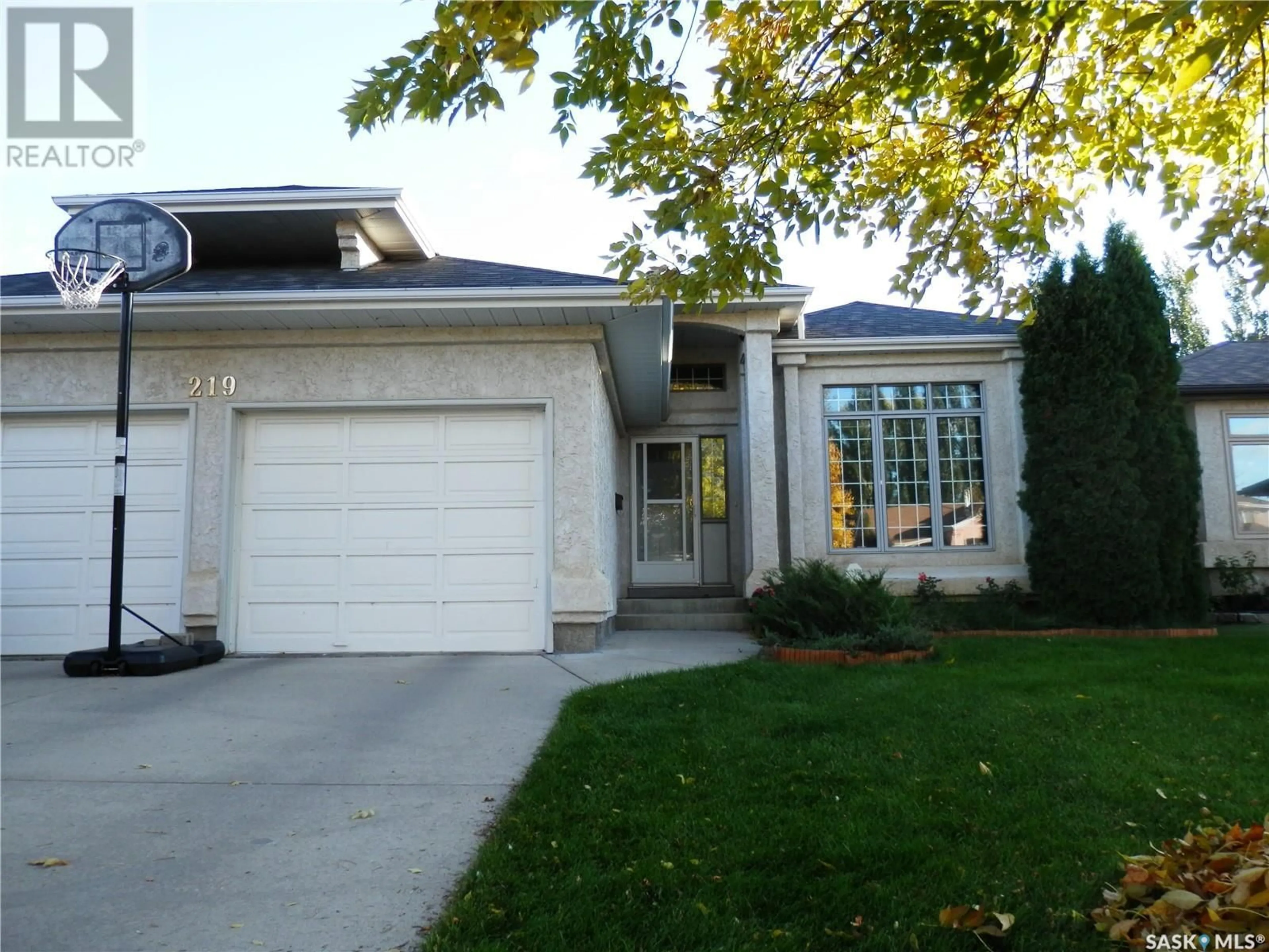 Home with vinyl exterior material, street for 219 Steiger CRESCENT, Saskatoon Saskatchewan S7N4K1