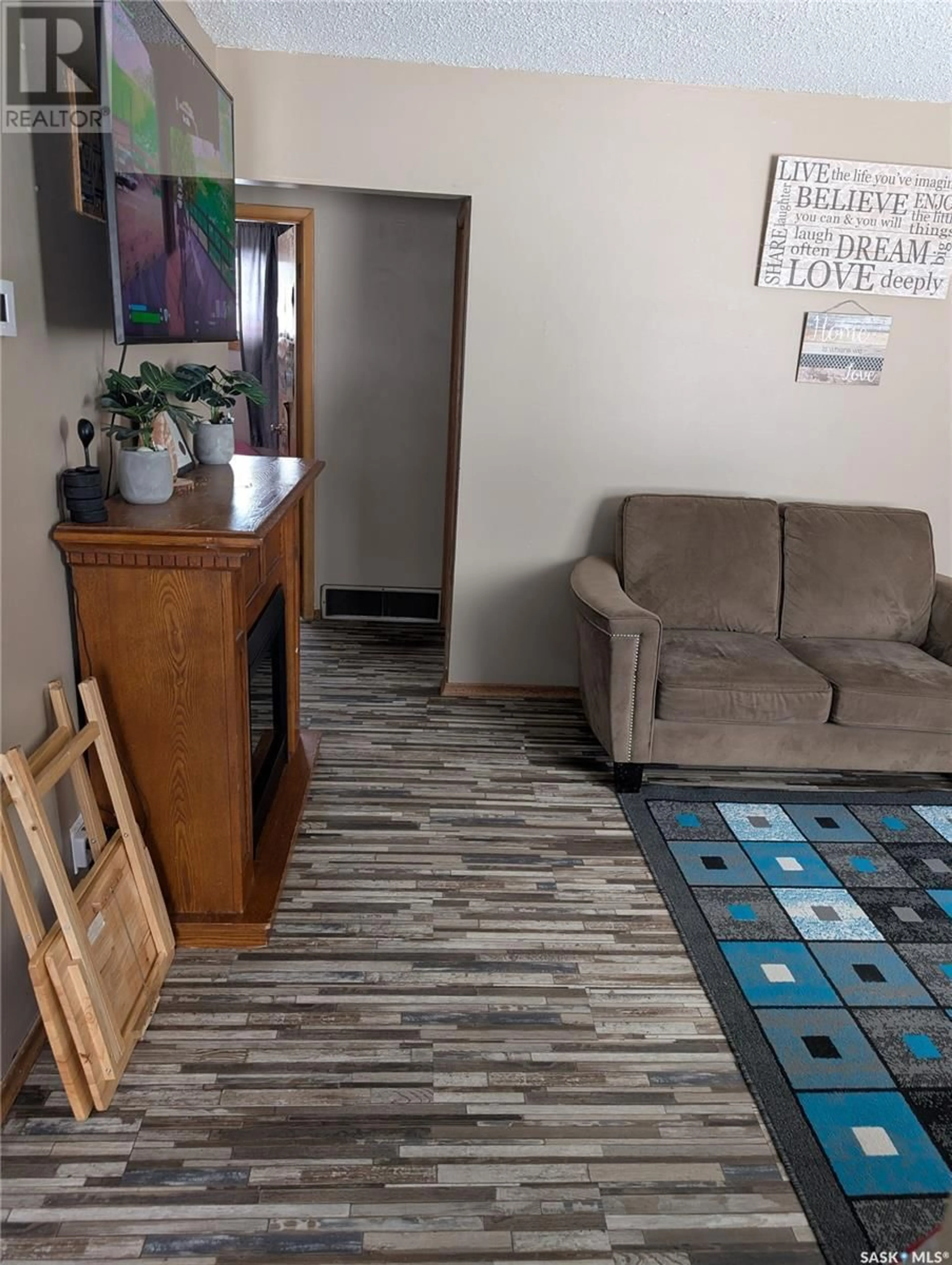 A pic of a room for 270/280 15th AVENUE NE, Swift Current Saskatchewan S9H2X4