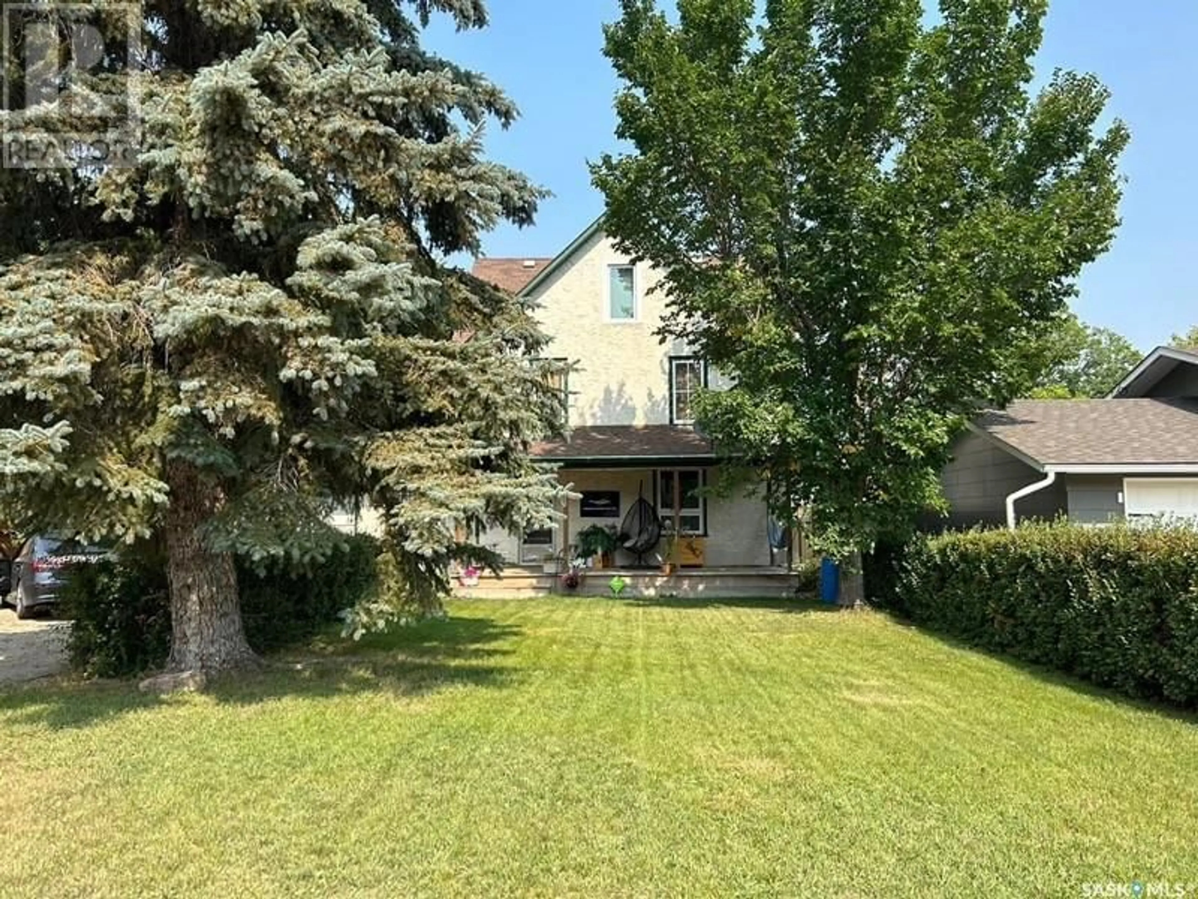 A pic from outside/outdoor area/front of a property/back of a property/a pic from drone, street for 312 32ND STREET, Battleford Saskatchewan S0M0E0