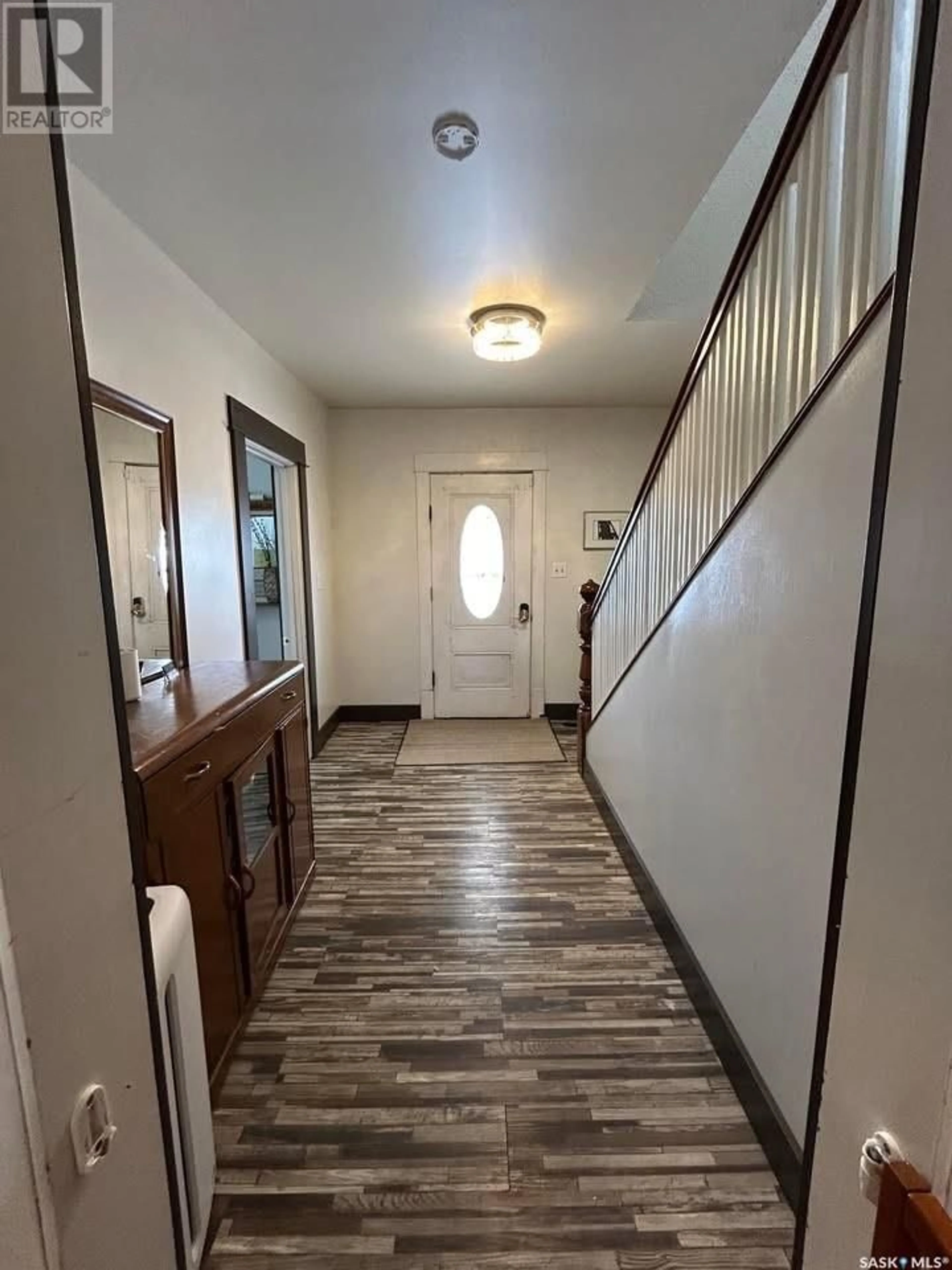 Indoor entryway for 312 32ND STREET, Battleford Saskatchewan S0M0E0