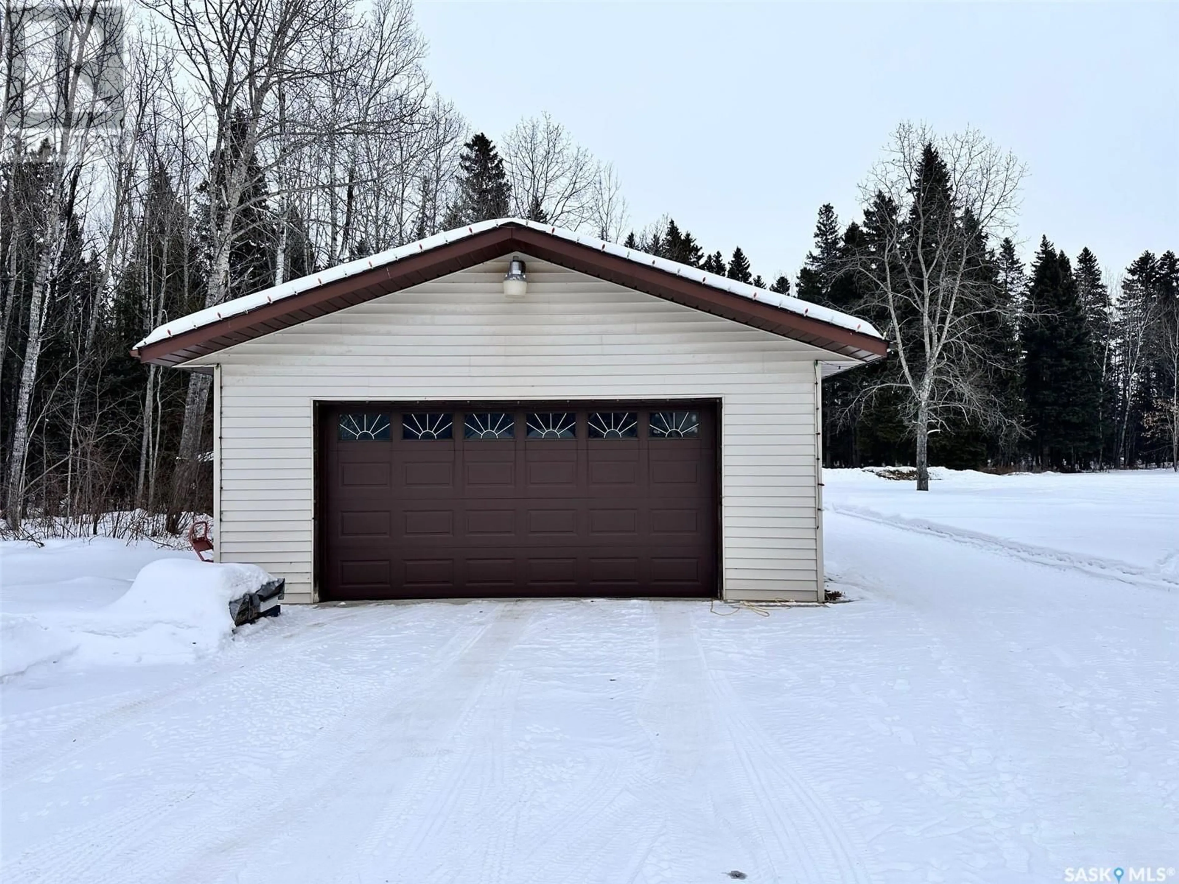 Indoor garage for MILLIKIN ACREAGE, Big River Rm No. 555 Saskatchewan S0J0E0