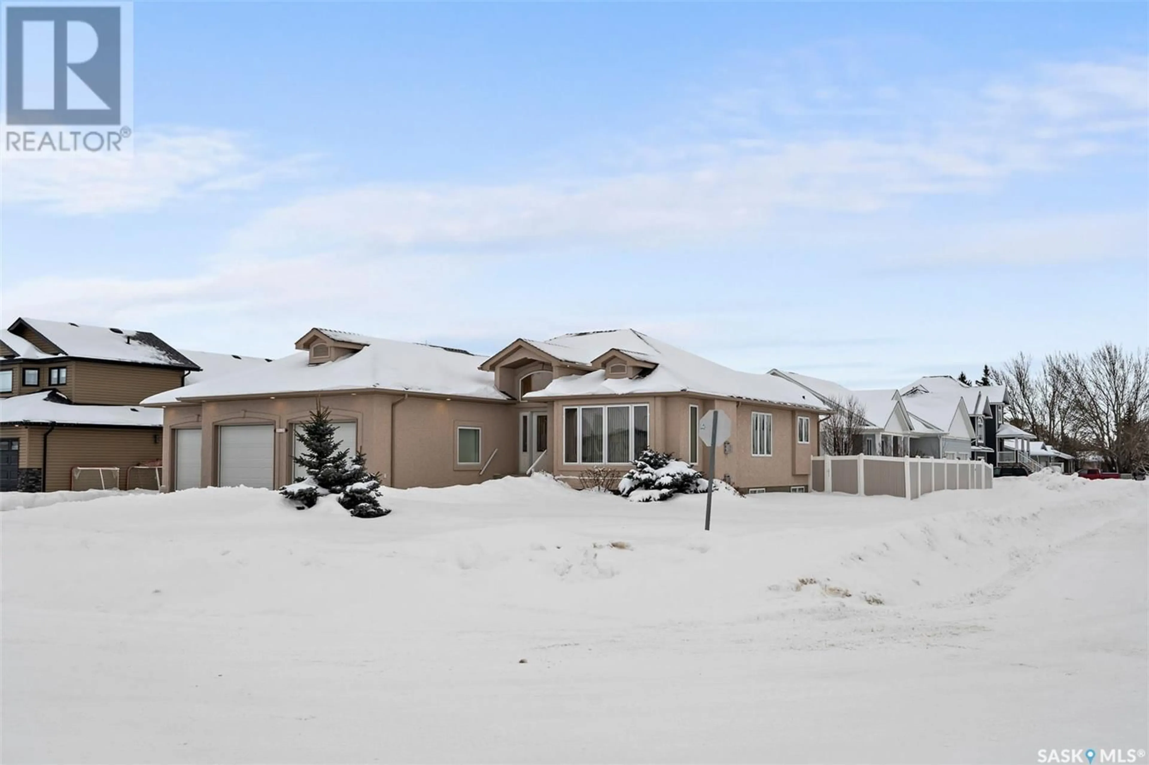 A pic from outside/outdoor area/front of a property/back of a property/a pic from drone, unknown for 702 4th STREET W, Watrous Saskatchewan S0K4T0