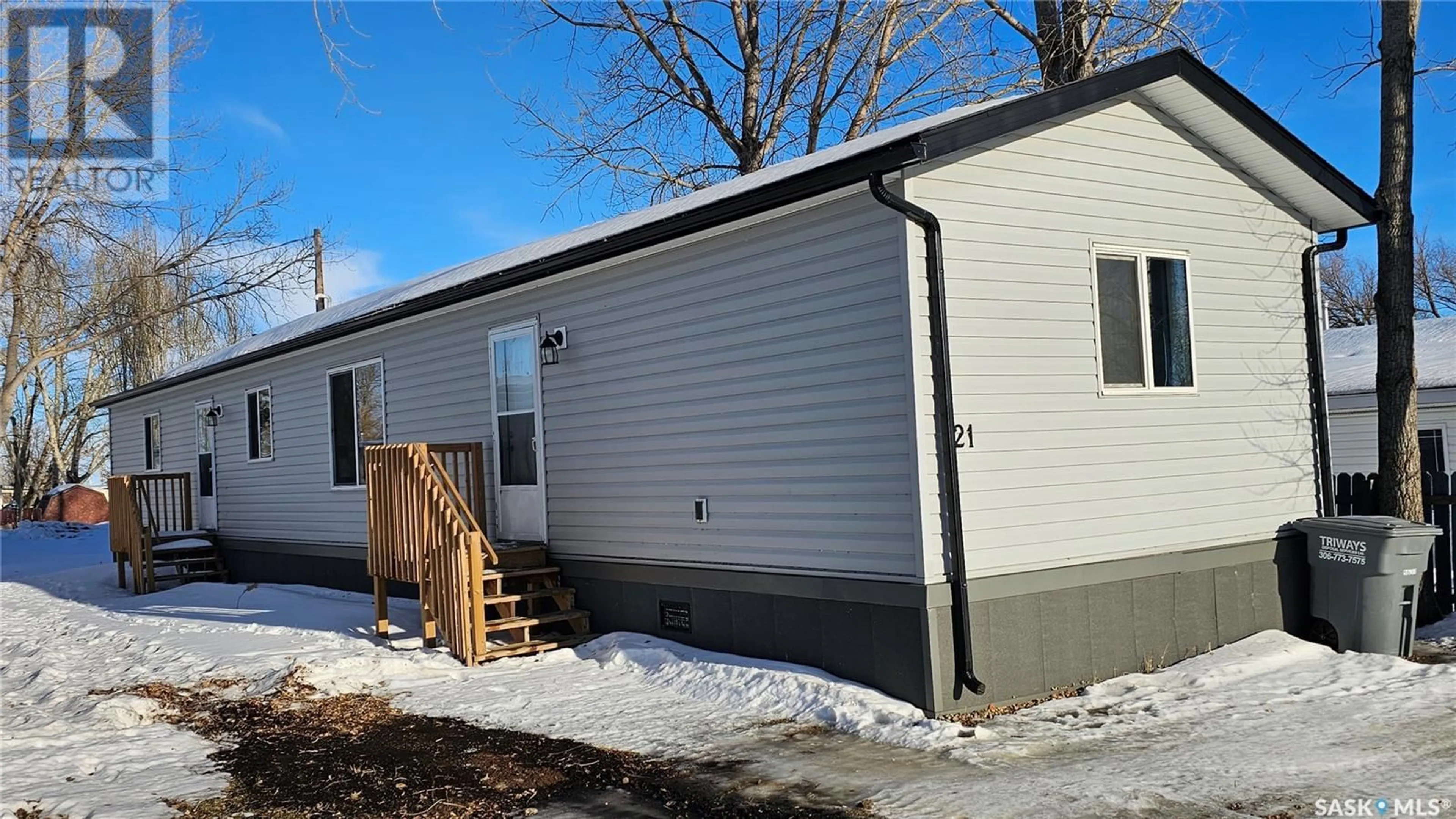 Home with vinyl exterior material, street for 21 Prairie Sun COURT, Swift Current Saskatchewan S9H3X6