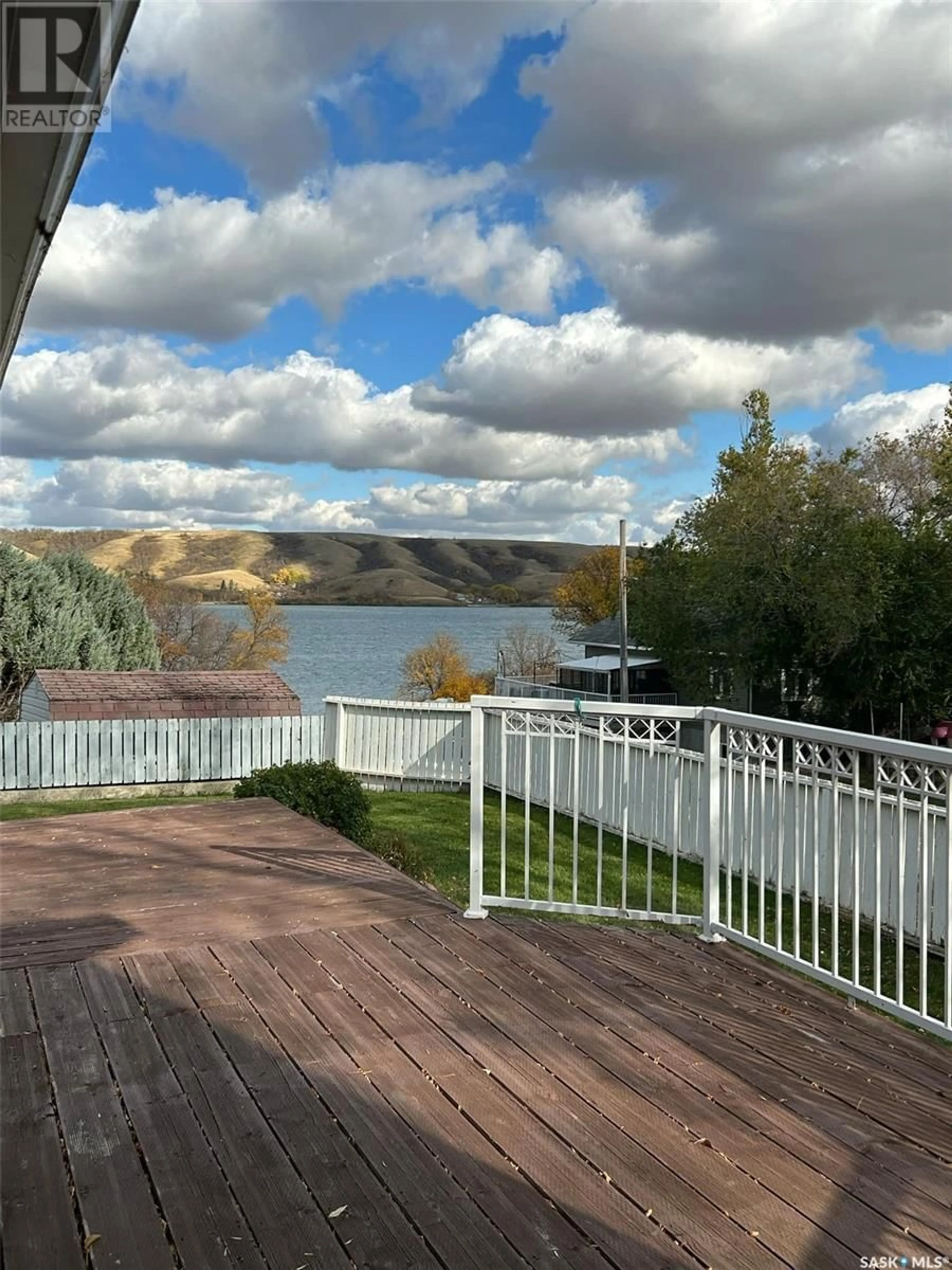 Patio, water/lake/river/ocean view for 114 MARINE DRIVE, South Lake Saskatchewan S0H2X0