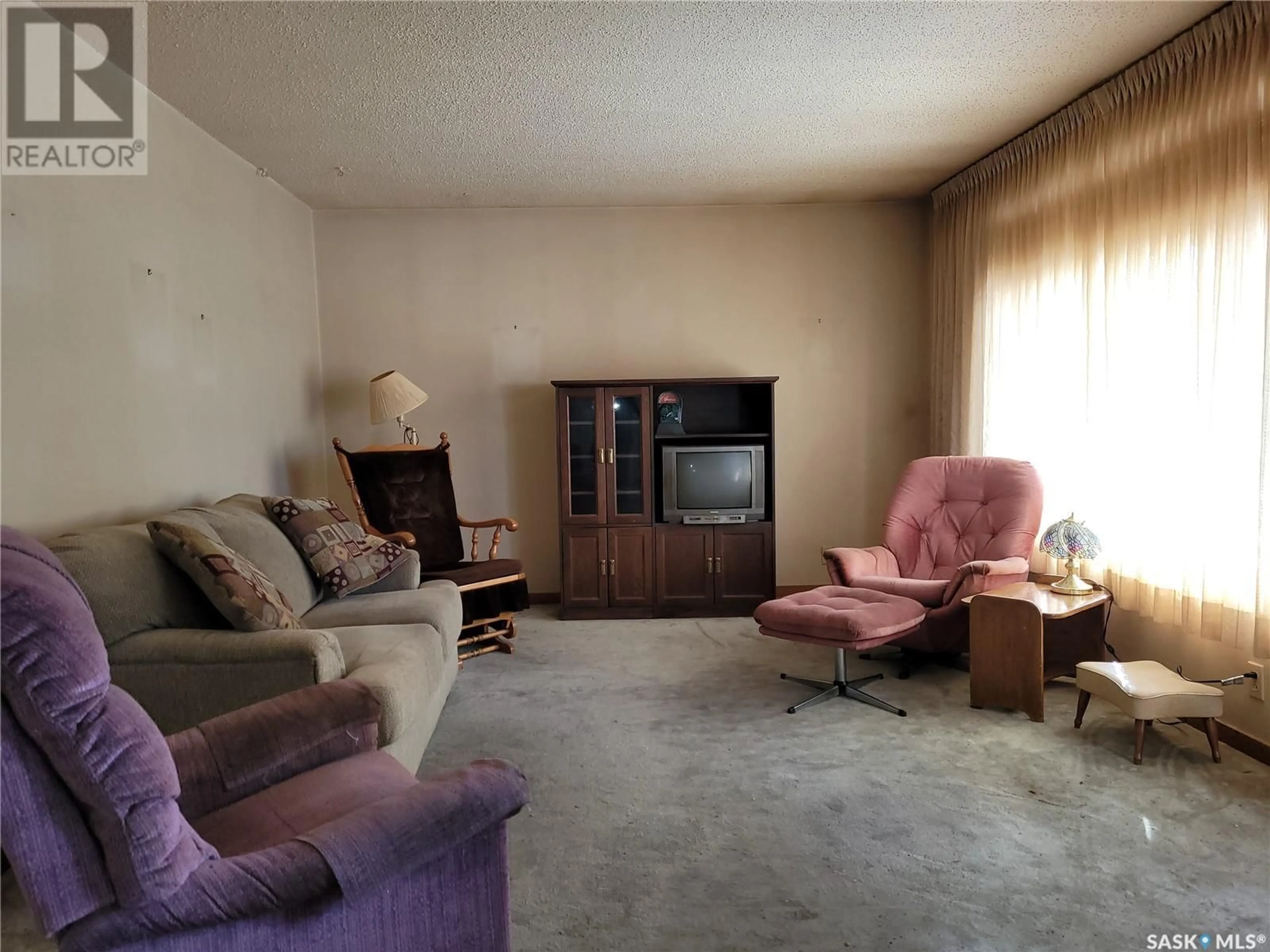 Living room with furniture, unknown for 2309 Broadway AVENUE, Saskatoon Saskatchewan S7J0Y7