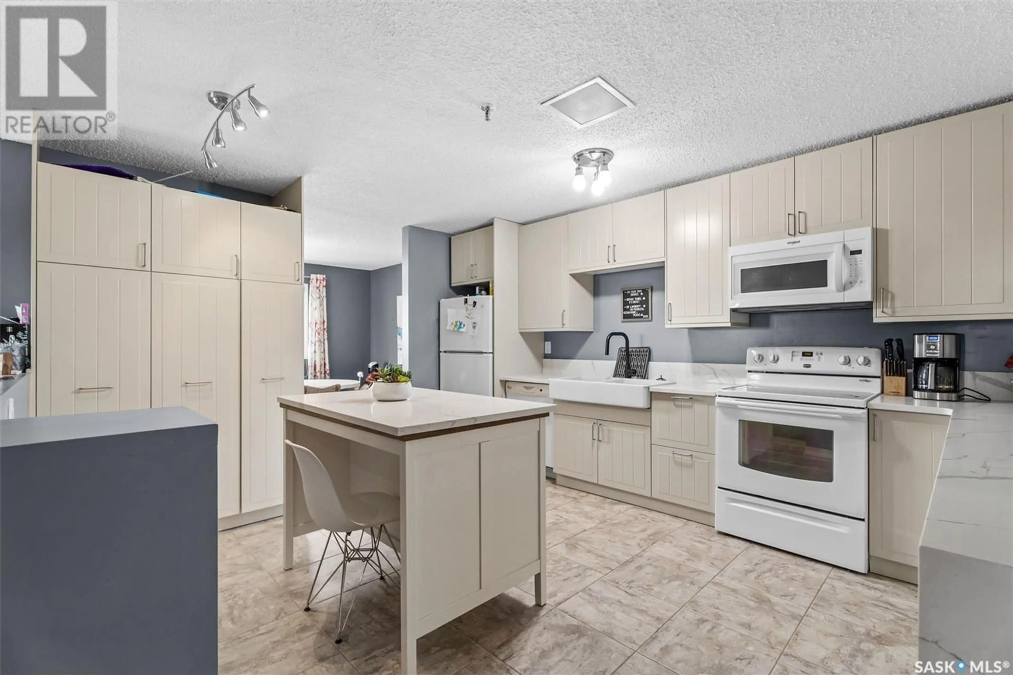 Standard kitchen, ceramic/tile floor for 801 510 5th AVENUE N, Saskatoon Saskatchewan S7K2R2