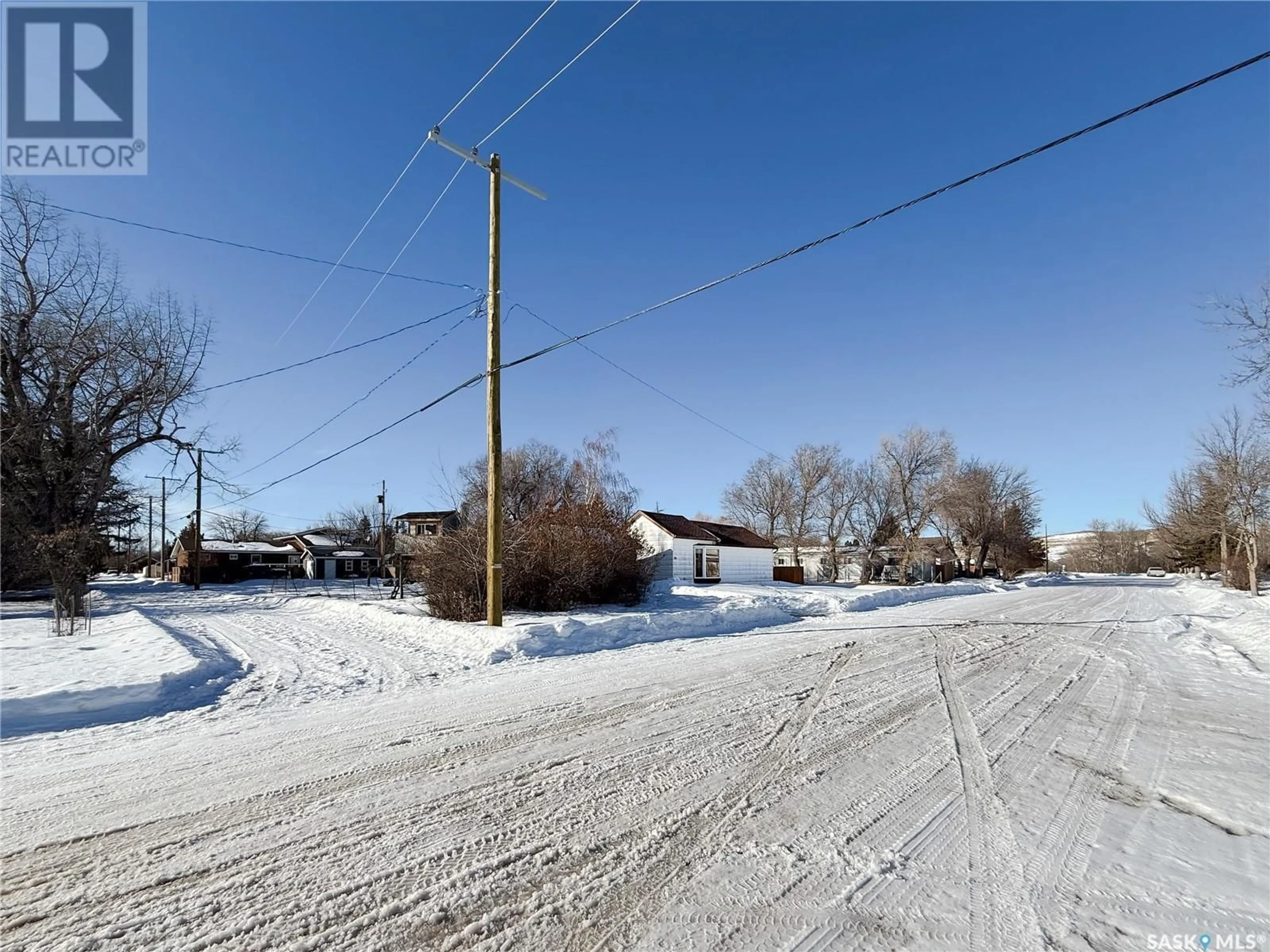 A pic from outside/outdoor area/front of a property/back of a property/a pic from drone, street for 116 Ash AVENUE N, Eastend Saskatchewan S0N0T0