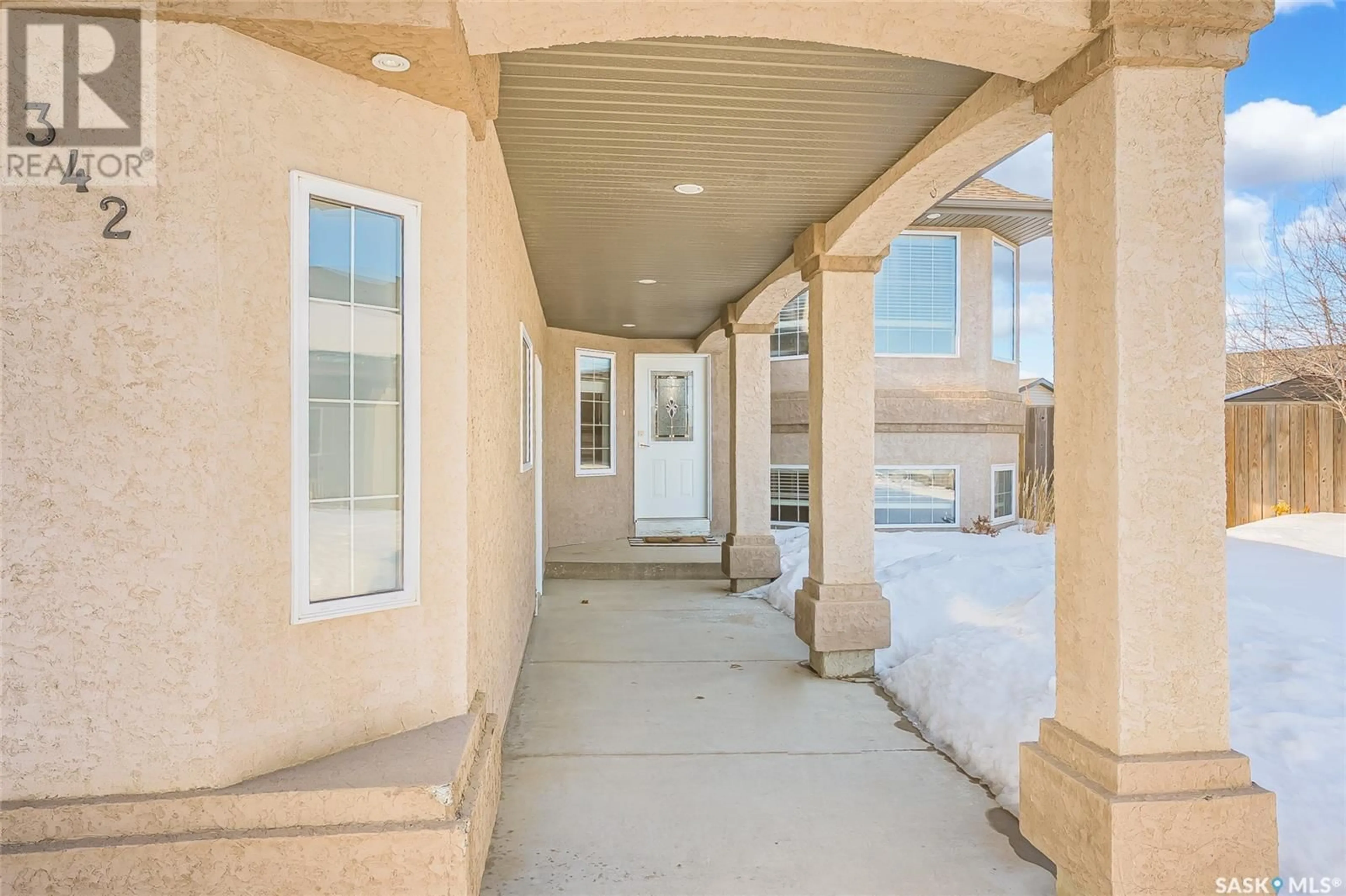 Indoor foyer for 342 Lakeridge DRIVE, Warman Saskatchewan S0K0A1