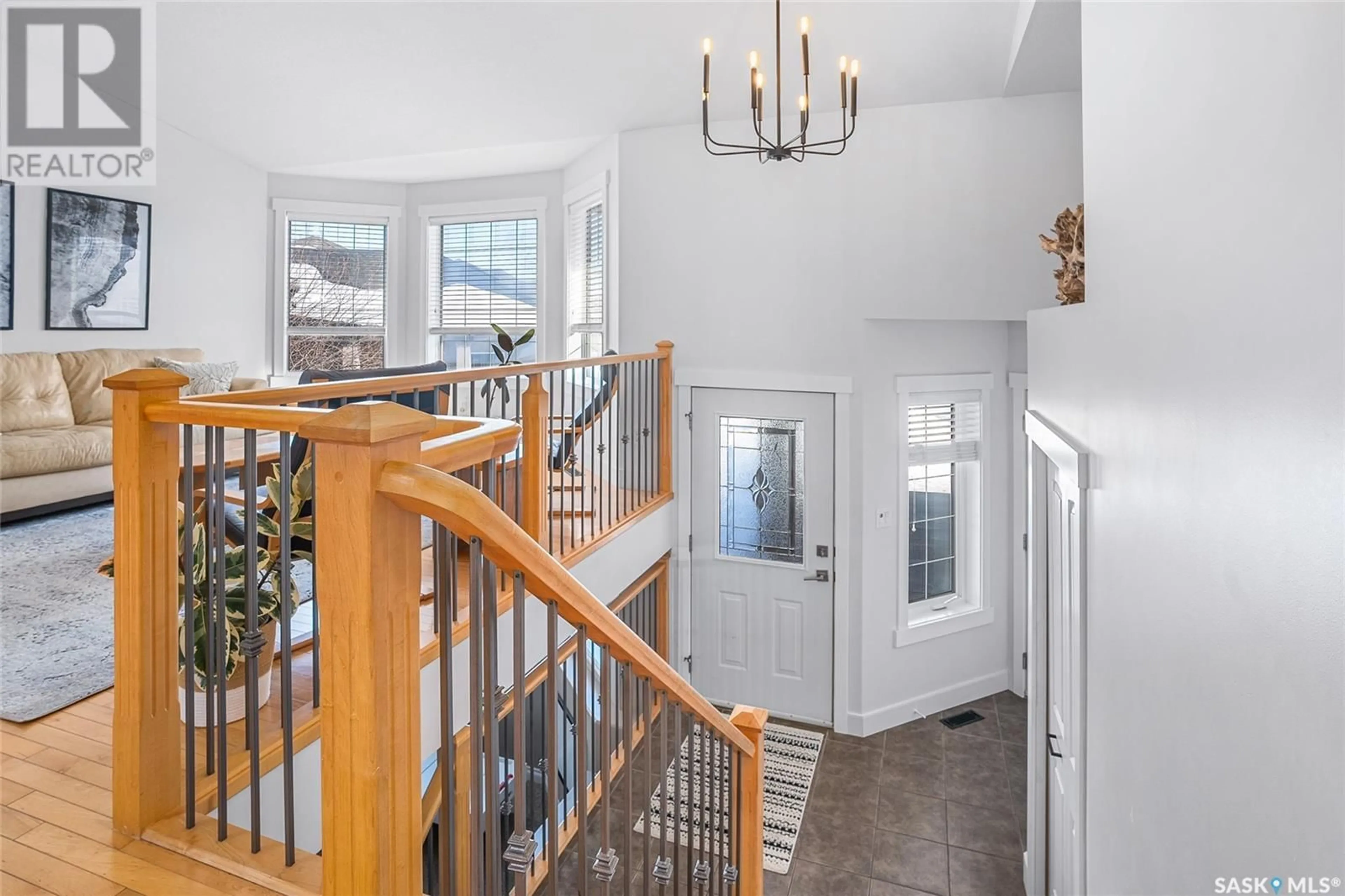 Indoor foyer for 342 Lakeridge DRIVE, Warman Saskatchewan S0K0A1