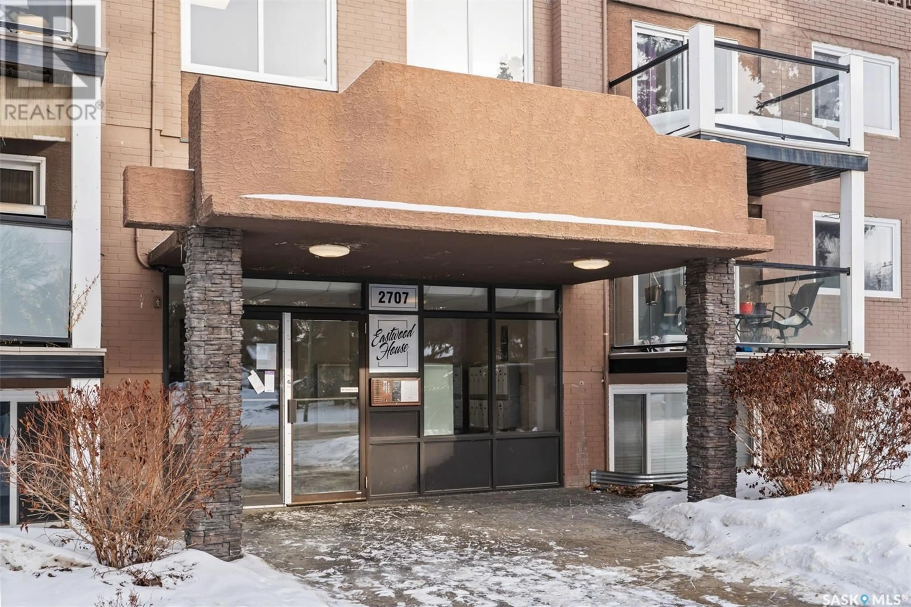 Indoor foyer for 13 - 2707 7TH STREET, Saskatoon Saskatchewan S7H1A7