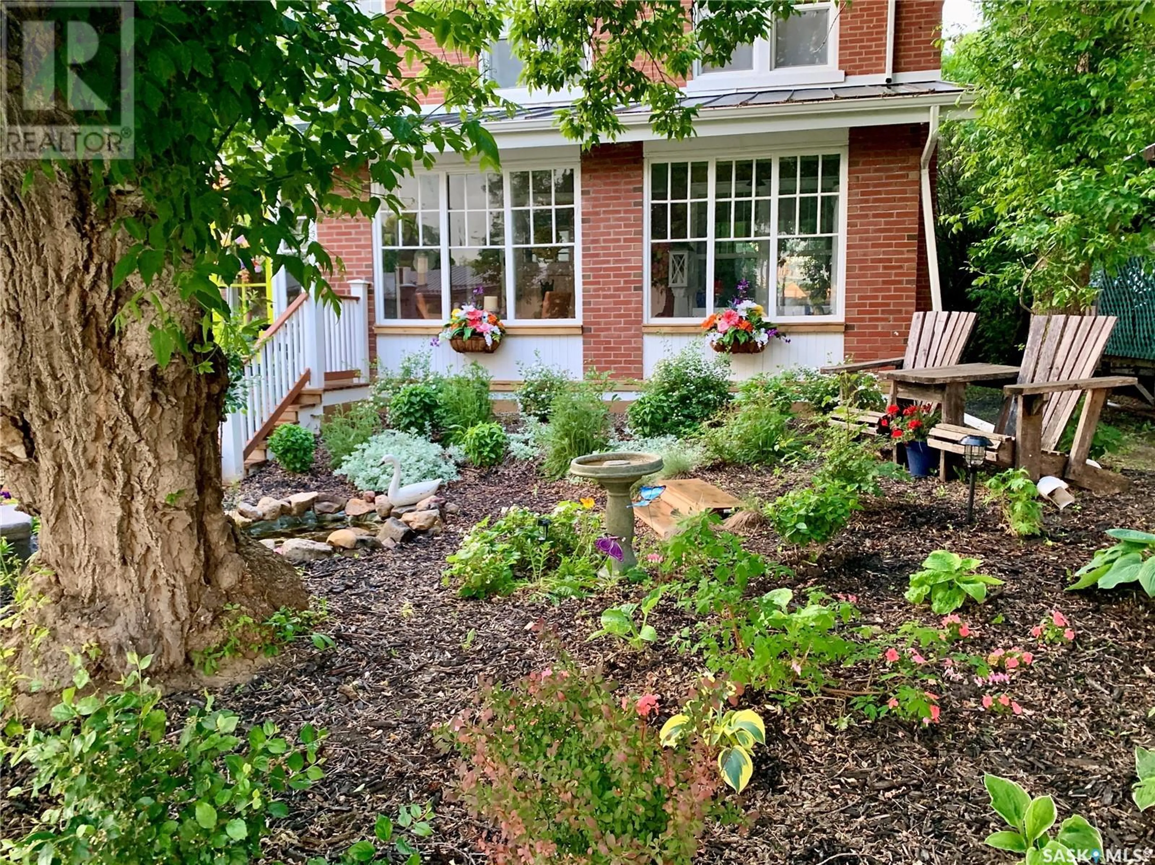 A pic from outside/outdoor area/front of a property/back of a property/a pic from drone, mountain view for E - E 89 SMITH STREET, Yorkton Saskatchewan S3N0H7