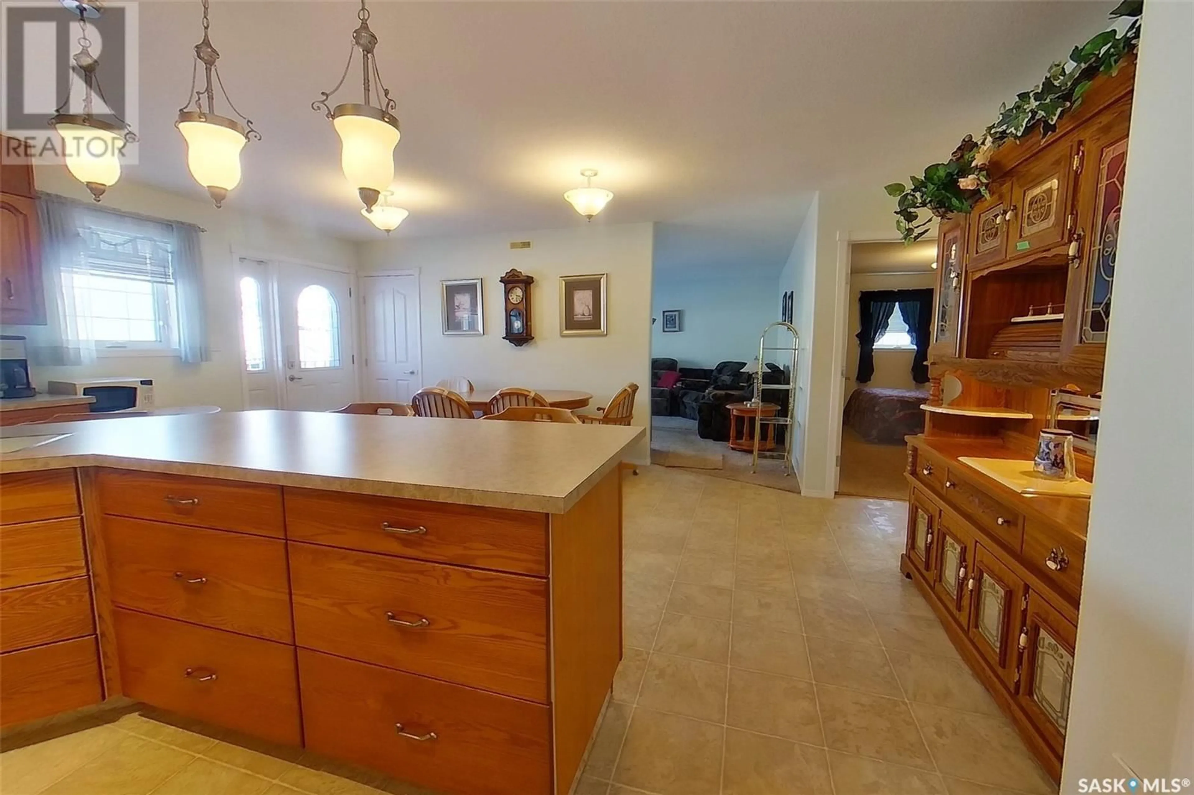 Open concept kitchen, unknown for 916 103RD AVENUE, Tisdale Saskatchewan S0E1T0